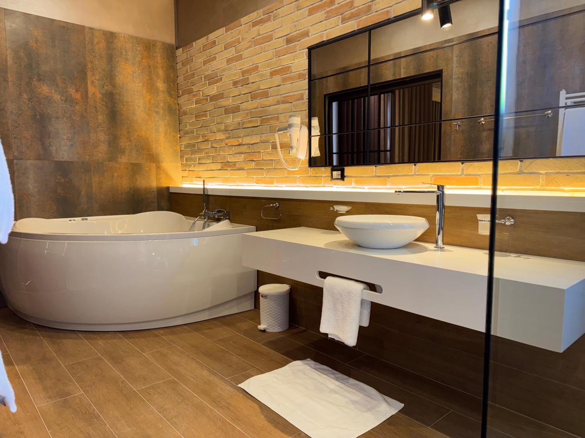 Suite Hot Tub