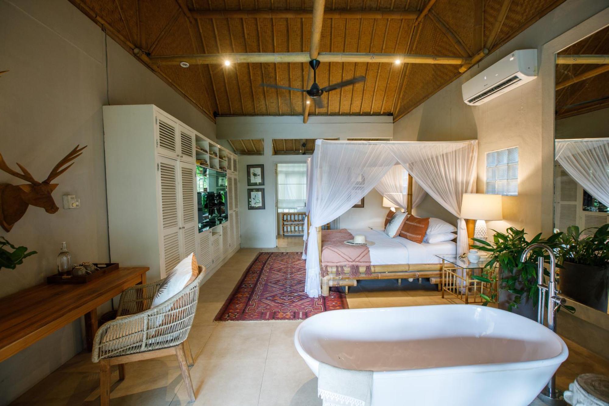 King Suite with Pool View,1680675763:JPEG