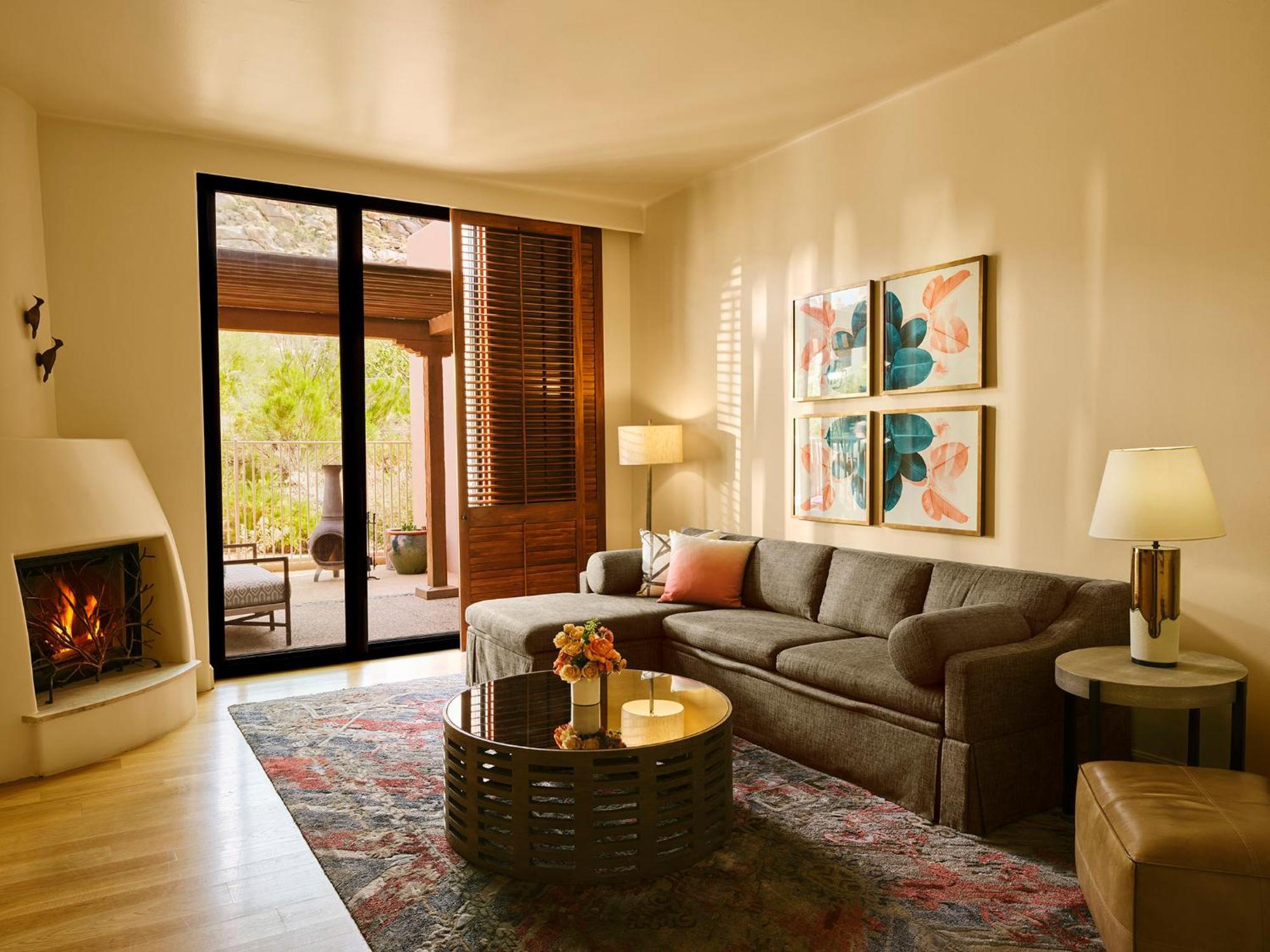 One-Bedroom Oasis Plunge Pool King Suite