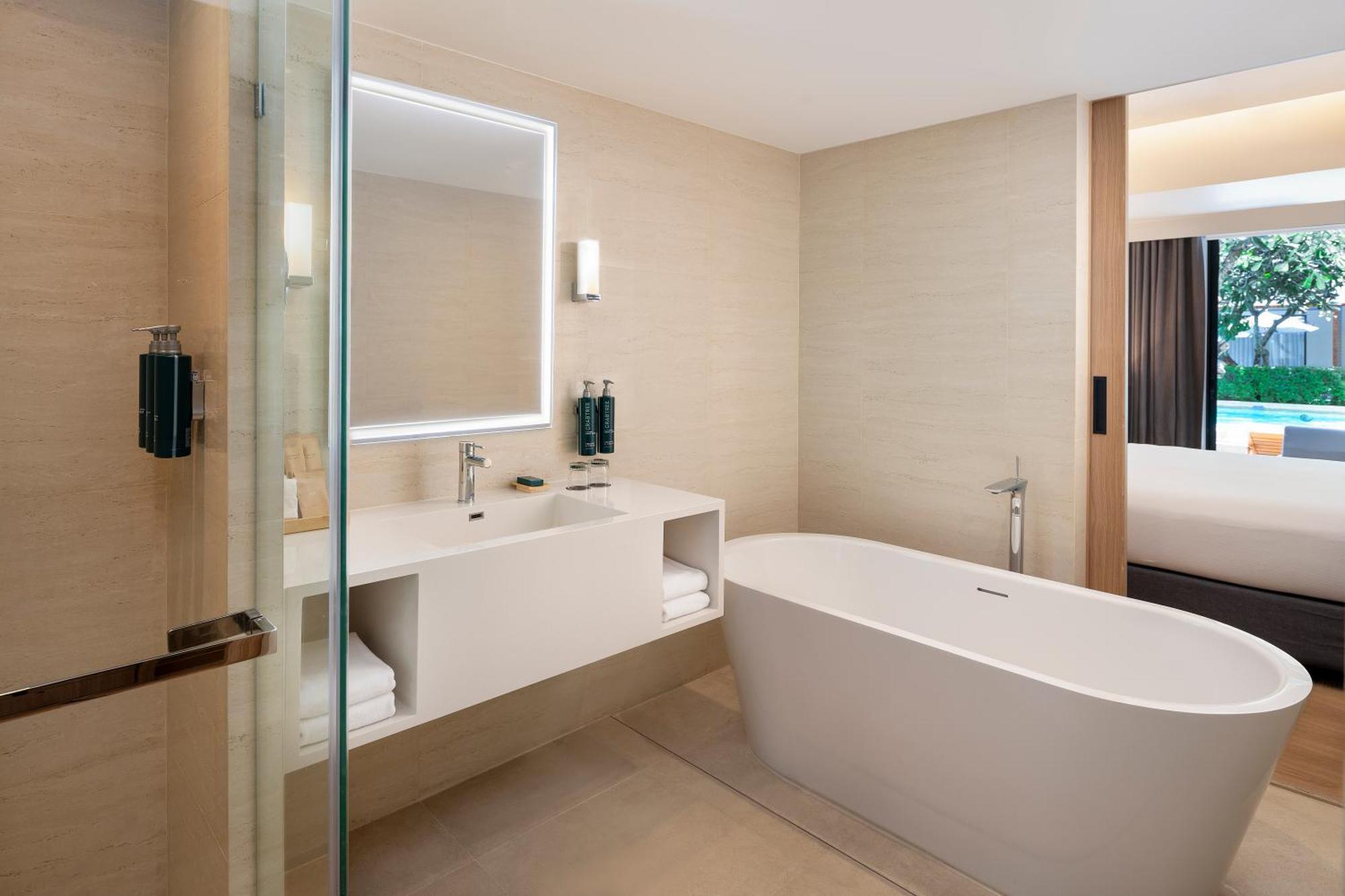 Chambre Lit King-Size Premium avec Accès à la Piscine