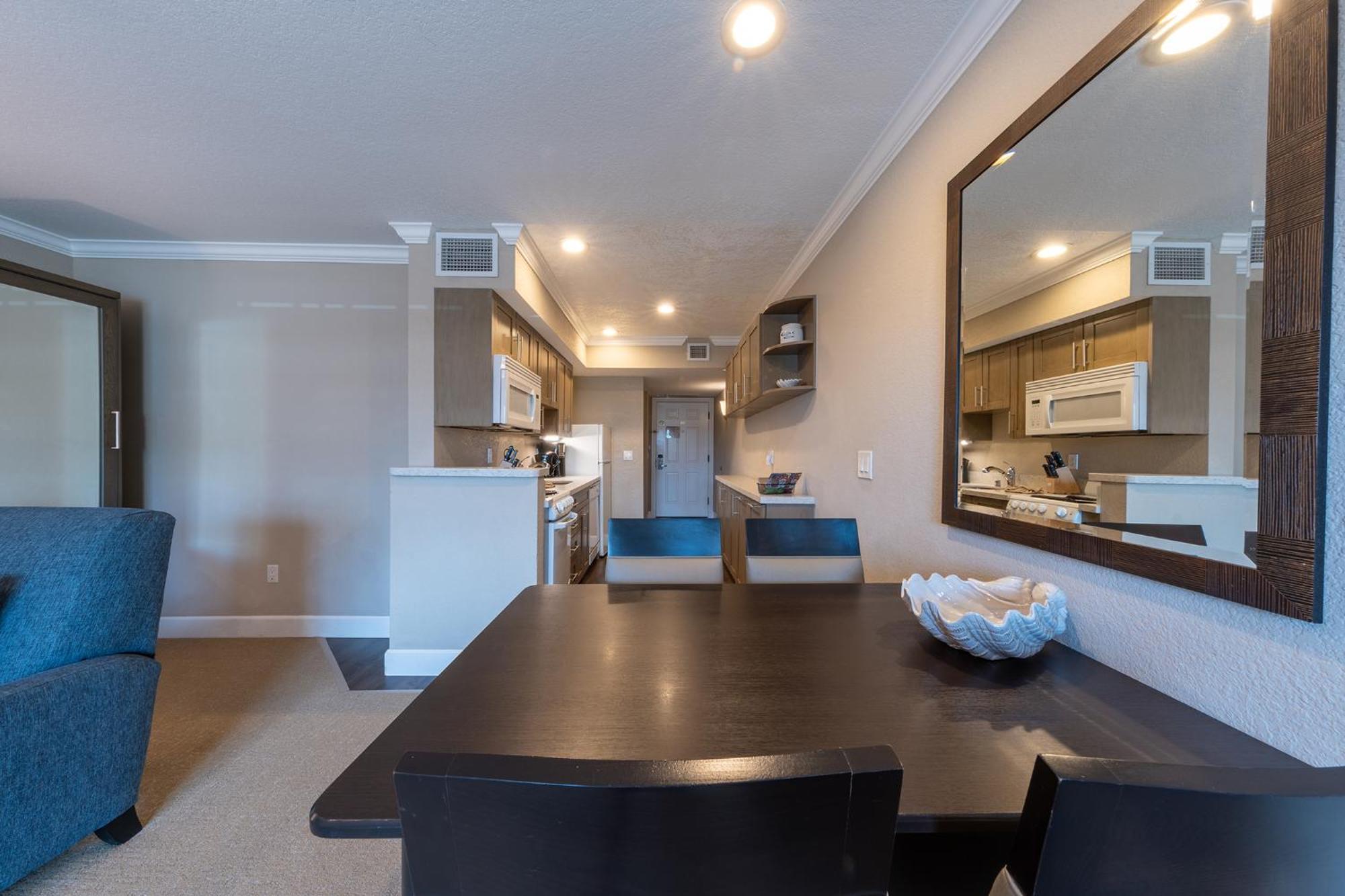 Two-Bedroom Suite,1689835810:JPEG