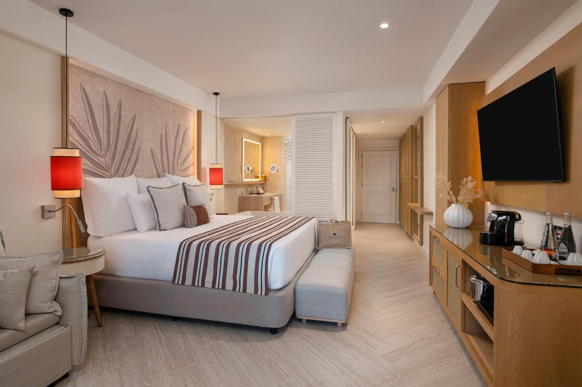 Preferred Club Junior Suite Ocean View King Bed