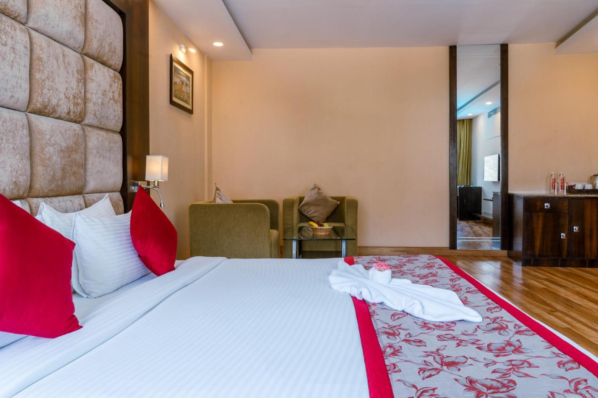 Double Room with Pool View,1690967556:JPEG