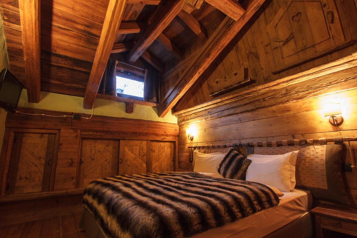 Two-Bedroom Apartment,1691989804:JPEG