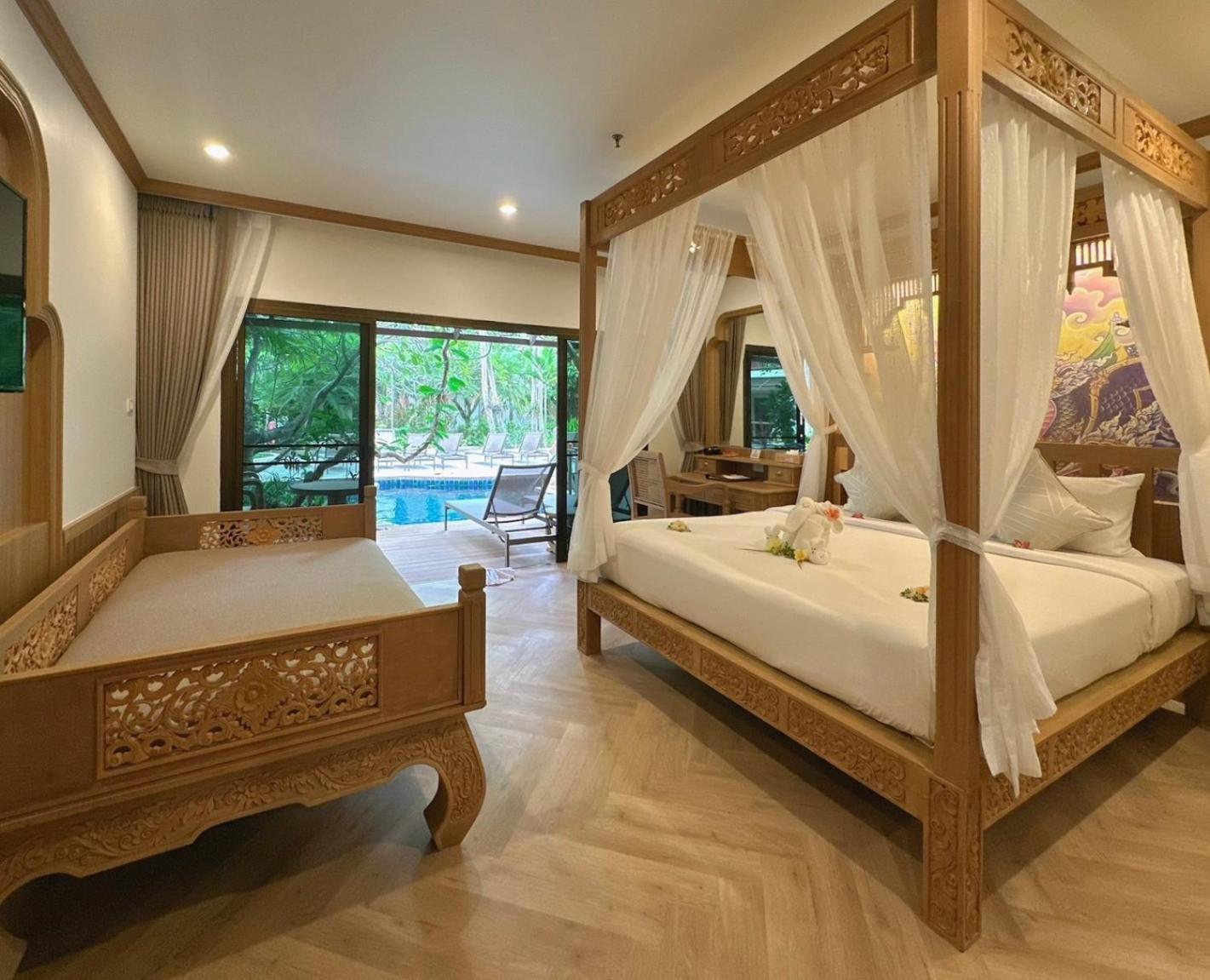 Deluxe Double or Twin Room with Pool Access