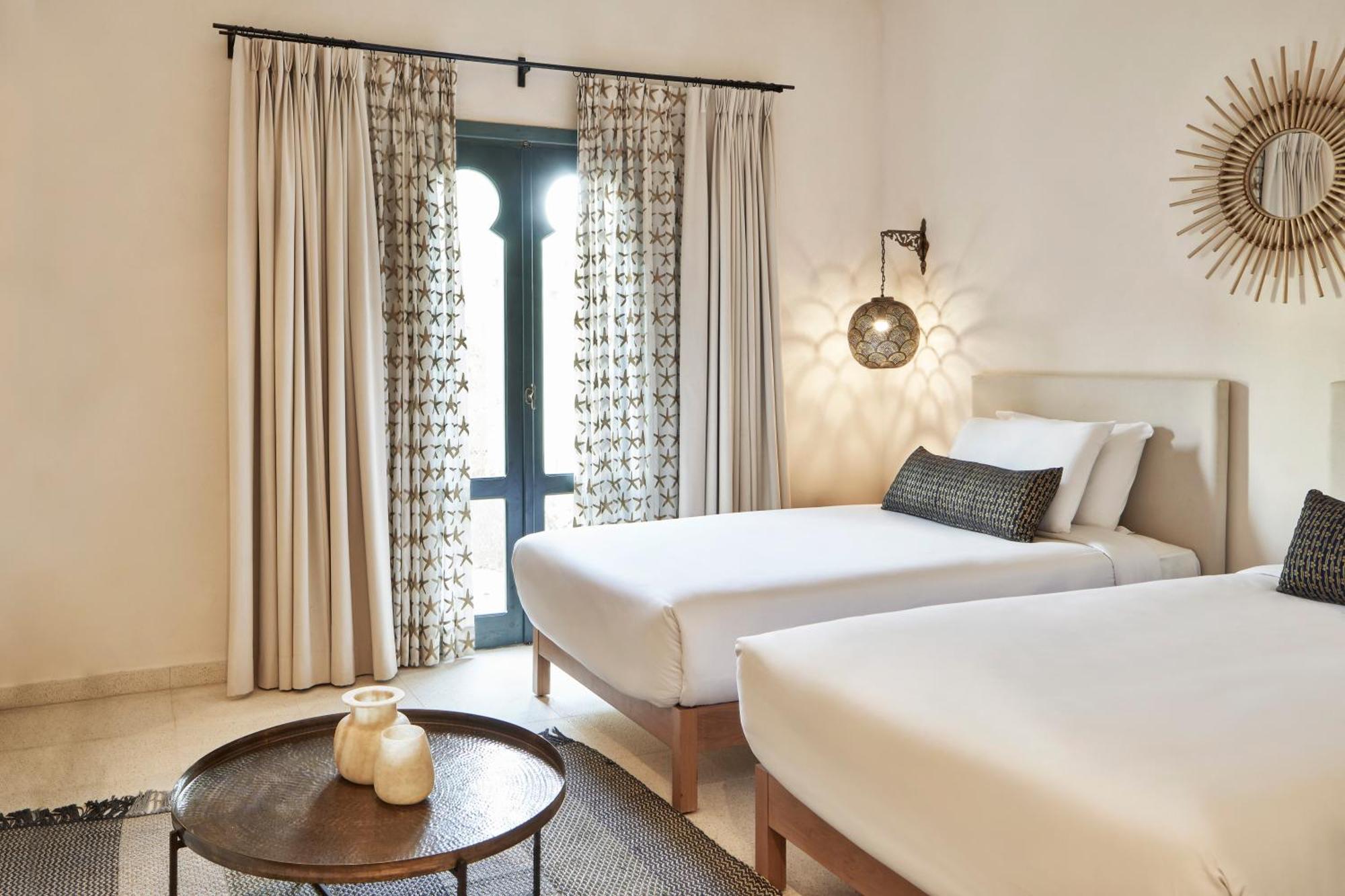 Deluxe Room,1697821432:JPEG