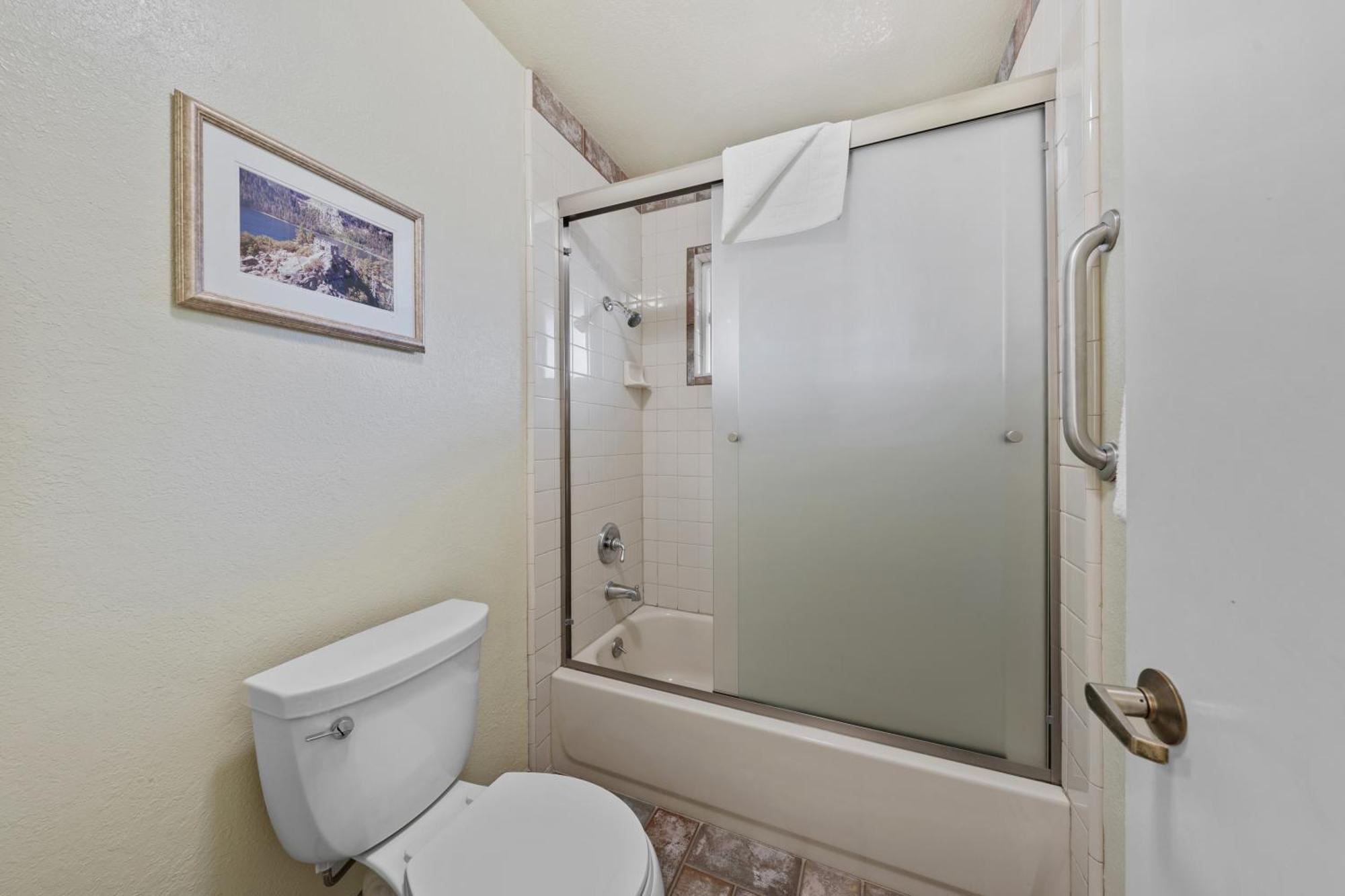 One-Bedroom Suite,1697829409:JPEG