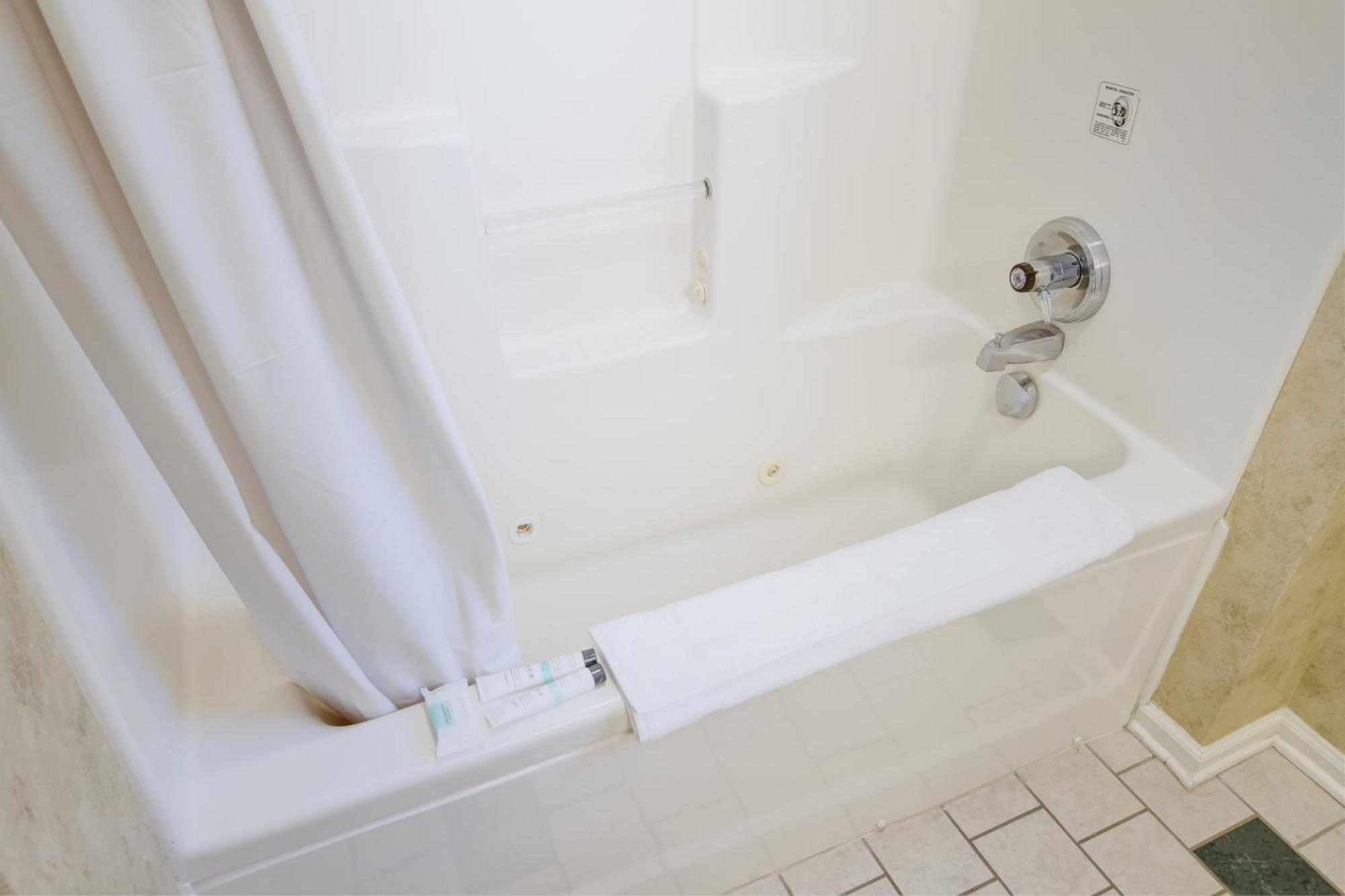 1 Bedroom Villa Treetops,1698336635:JPEG