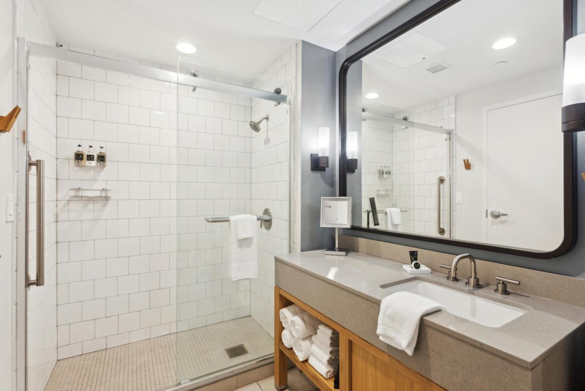 King Room,1758467513:JPEG