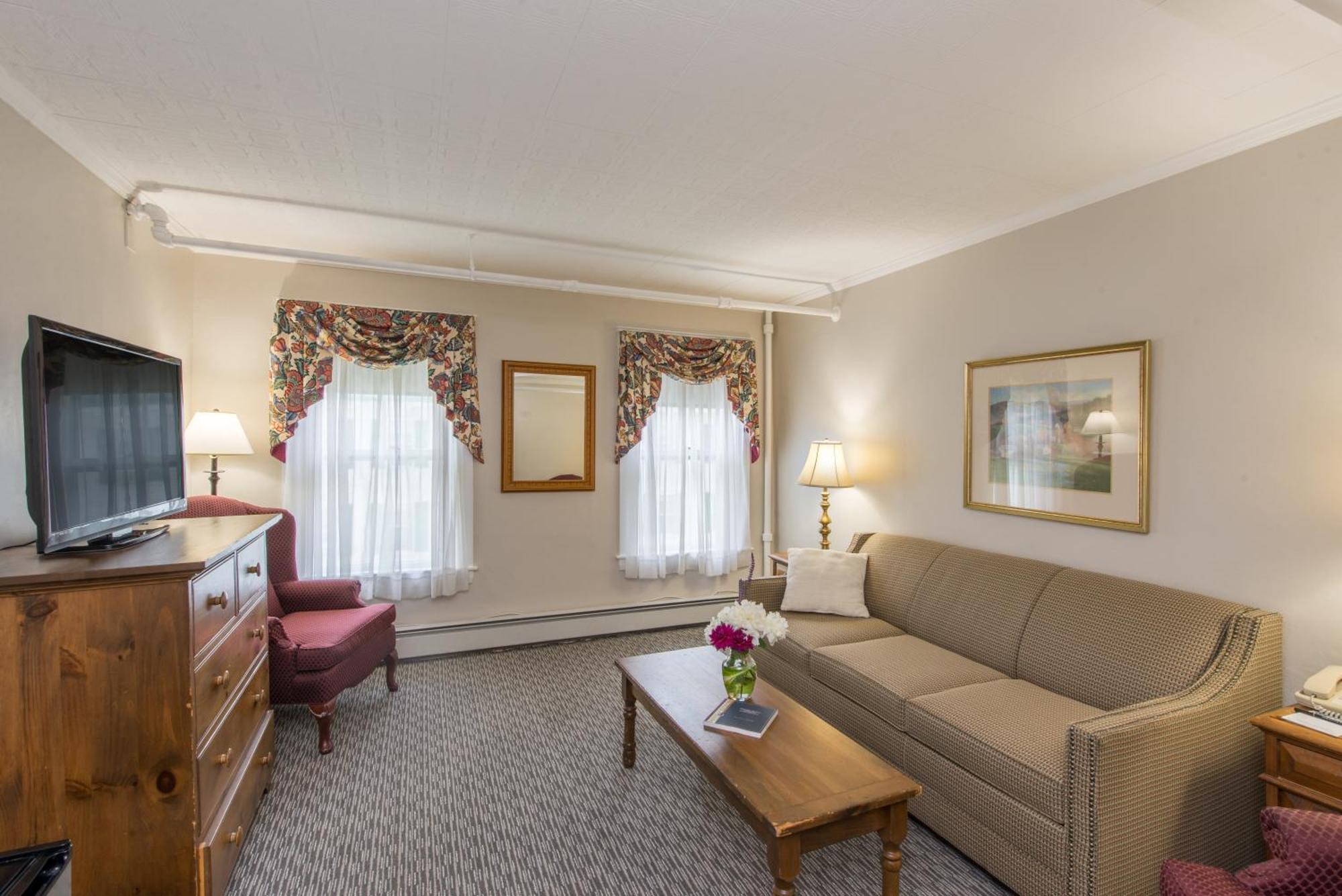 King Suite,1705577110:JPEG