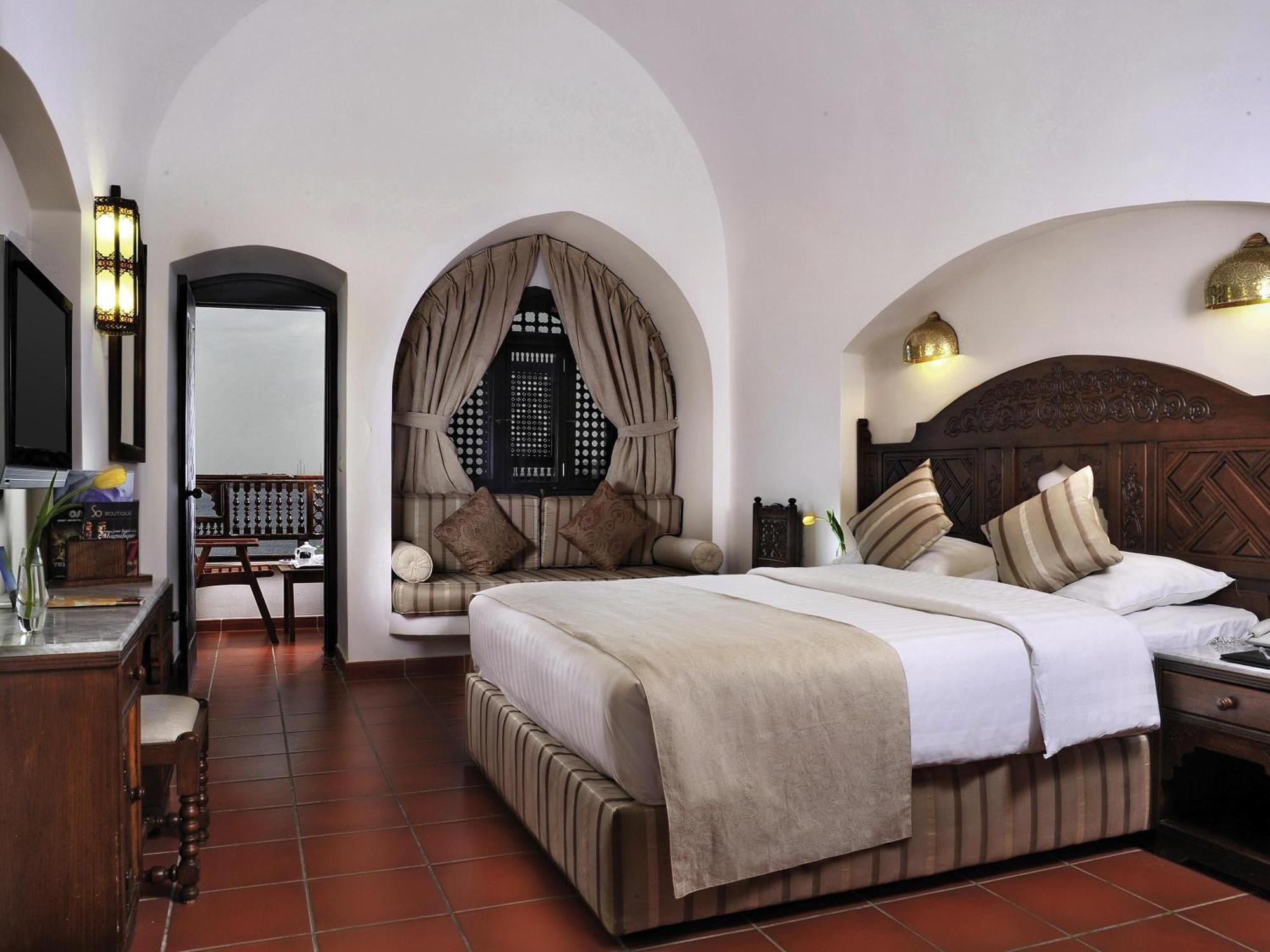 Classic Queen Room with Partial Sea View,1706824016:JPEG