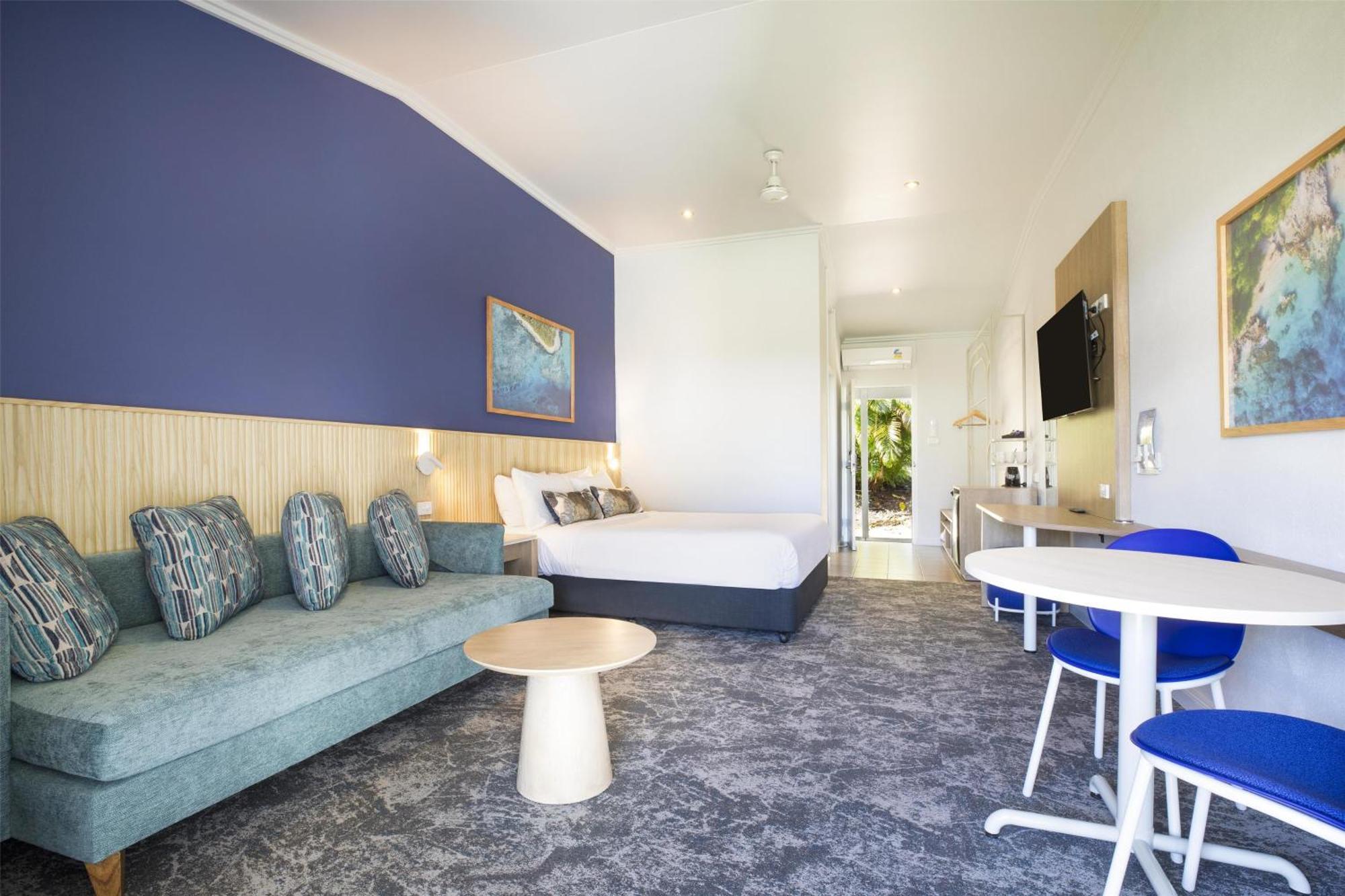 Studio Queen Daybed