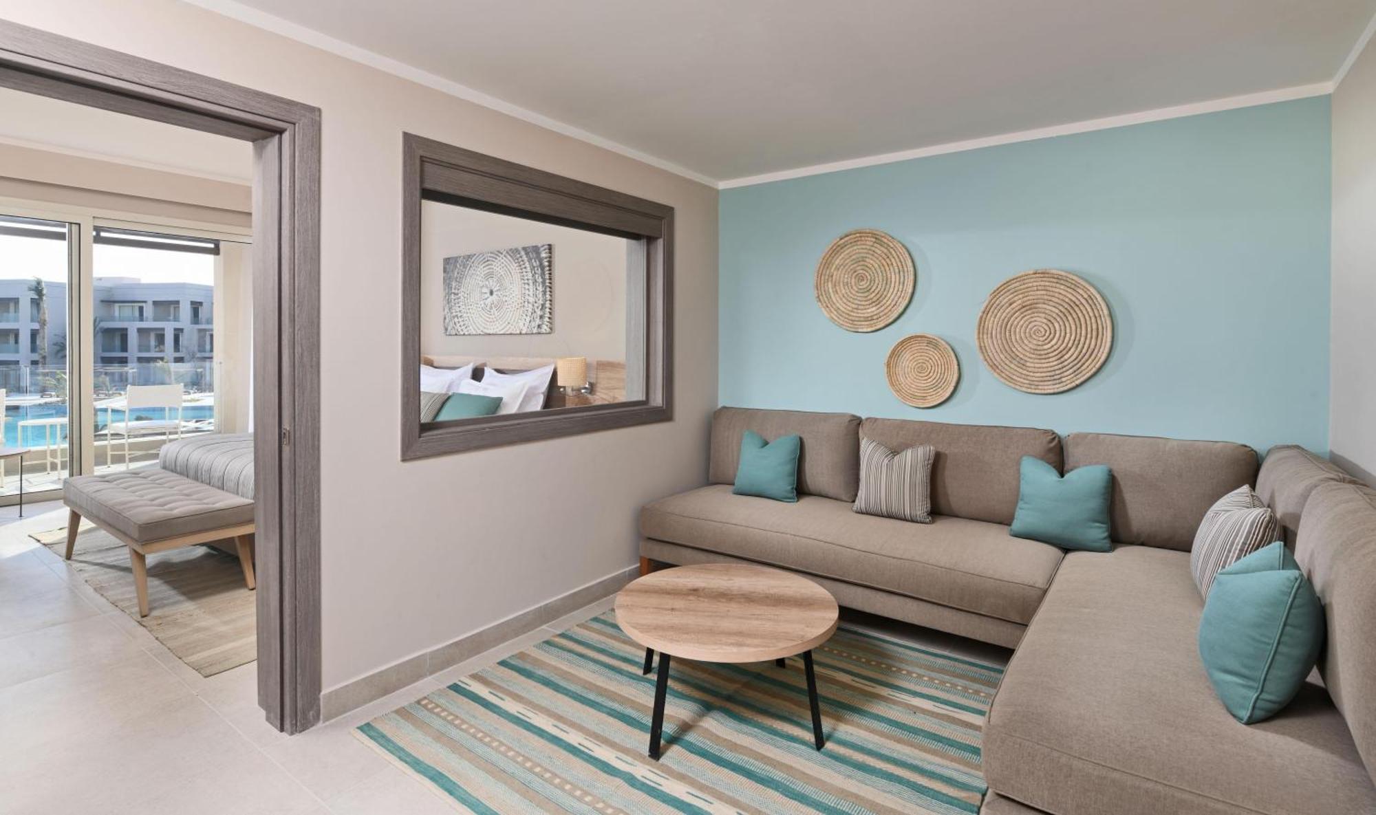 Deluxe Family Queen Room,1707044823:JPEG