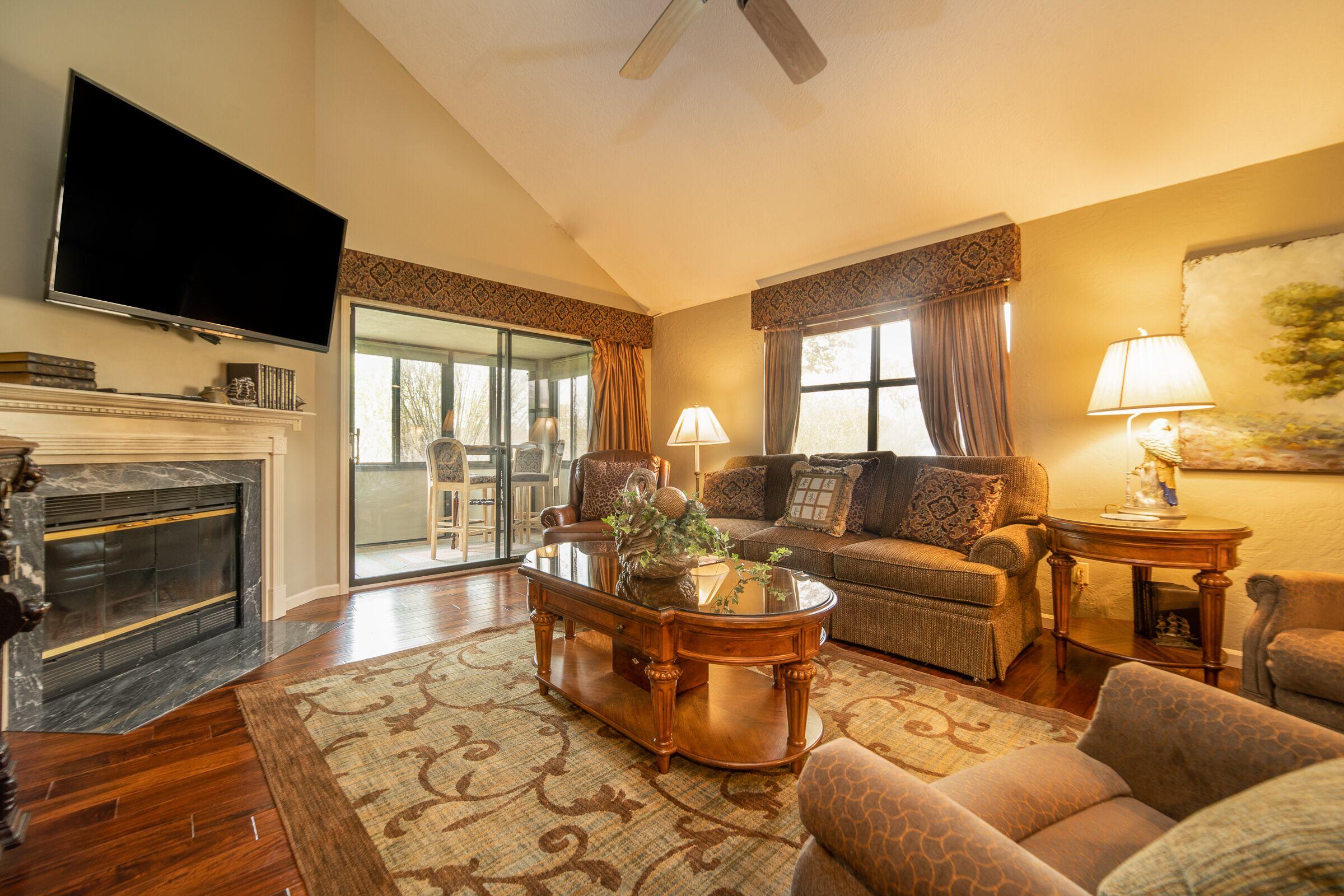 Three-Bedroom Apartment - Loft