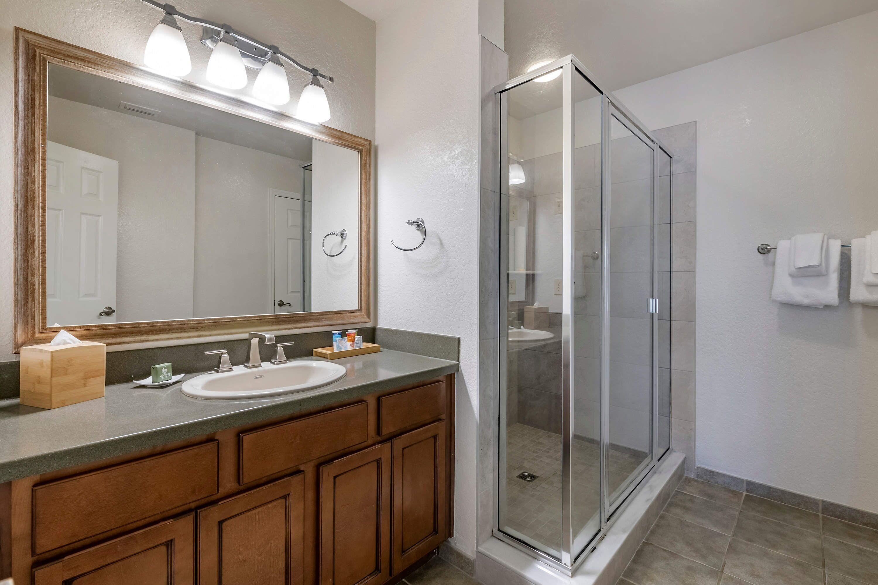 One-Bedroom Deluxe Suite with Two Double Beds and Golf Course View,1717032275:JPEG