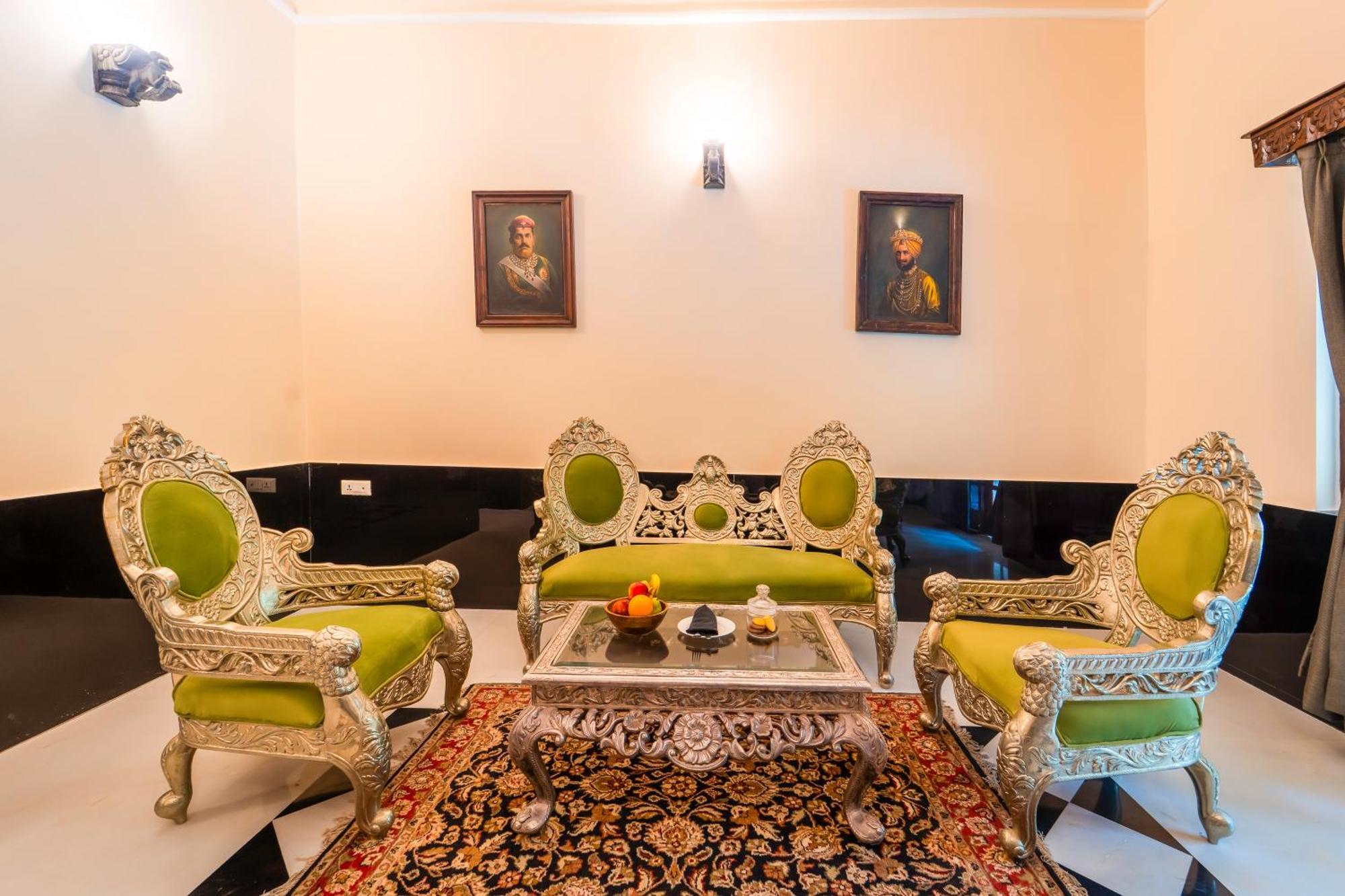 Deluxe Suite
