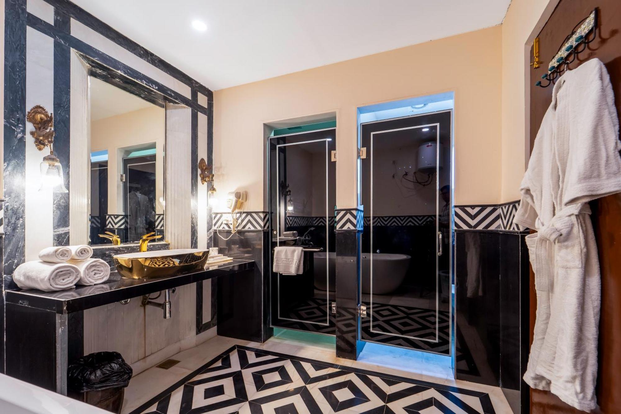 Deluxe Suite