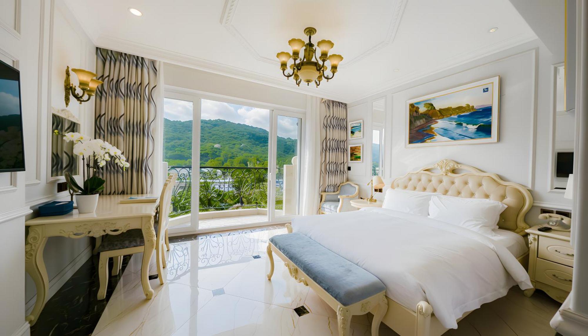 Premium Deluxe Double Room with Garden View