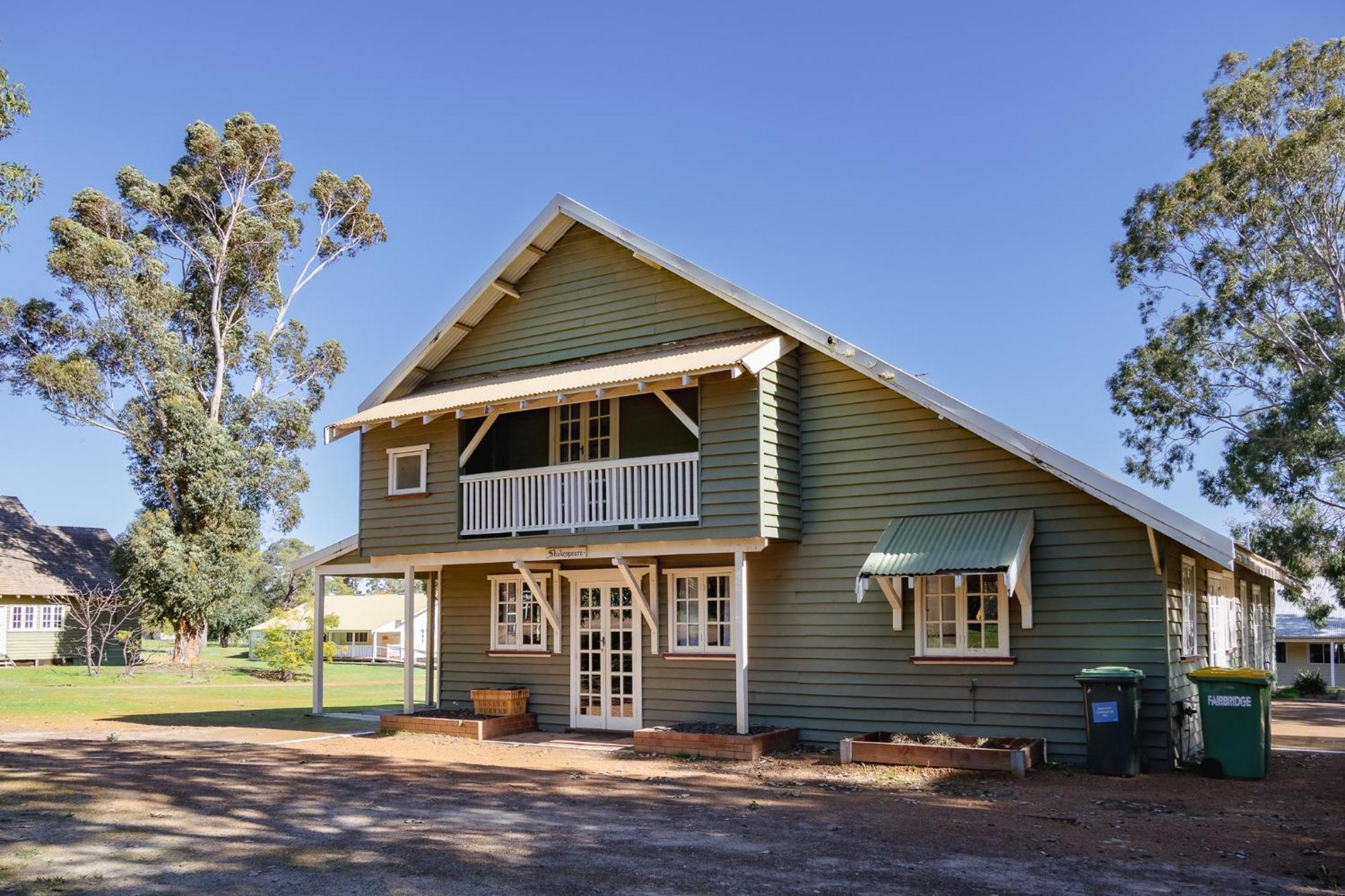 Shakespeare Cottage,1722985260:JPEG