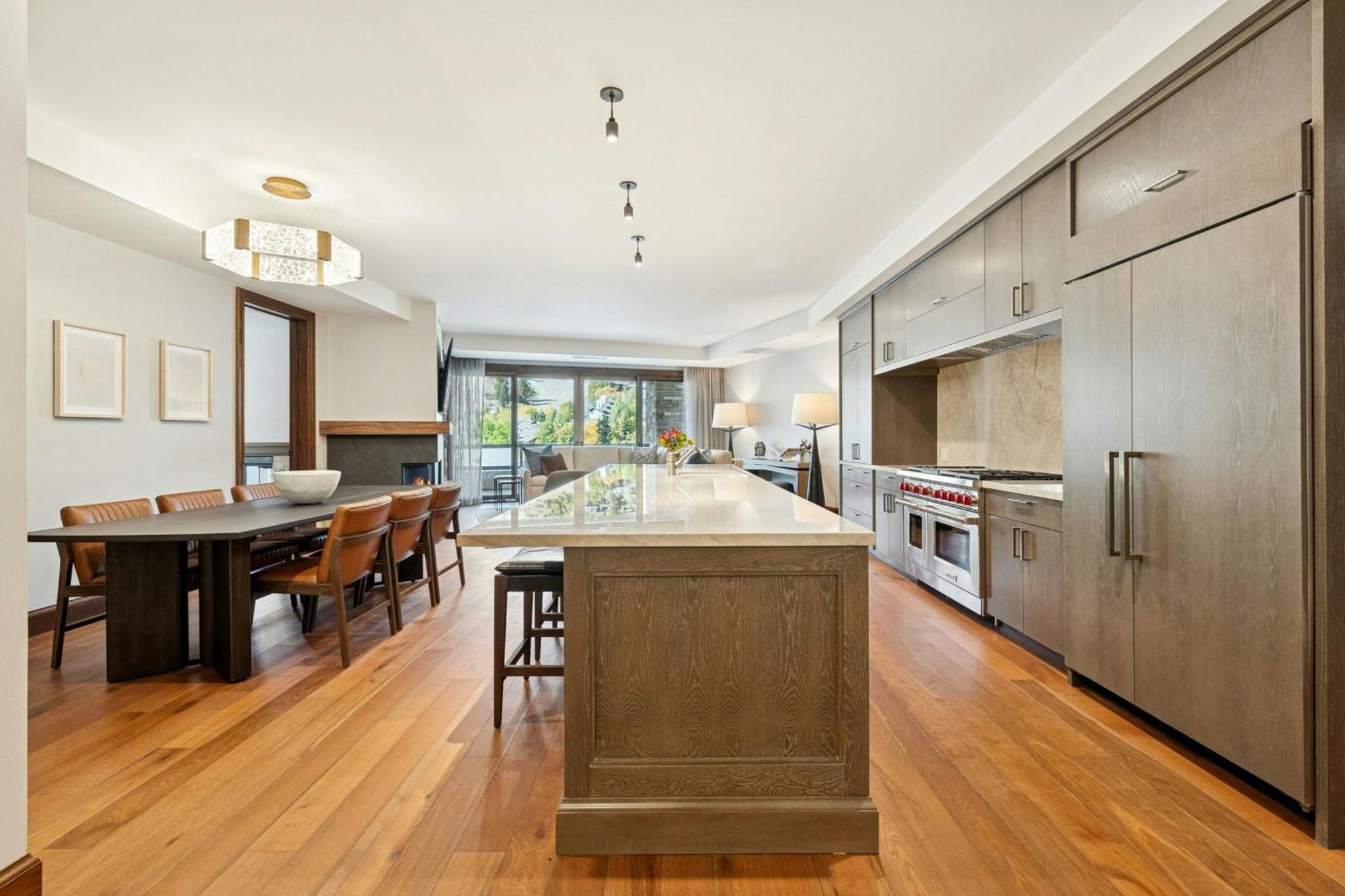 Deluxe King Room with Fireplace,1739399000:JPEG