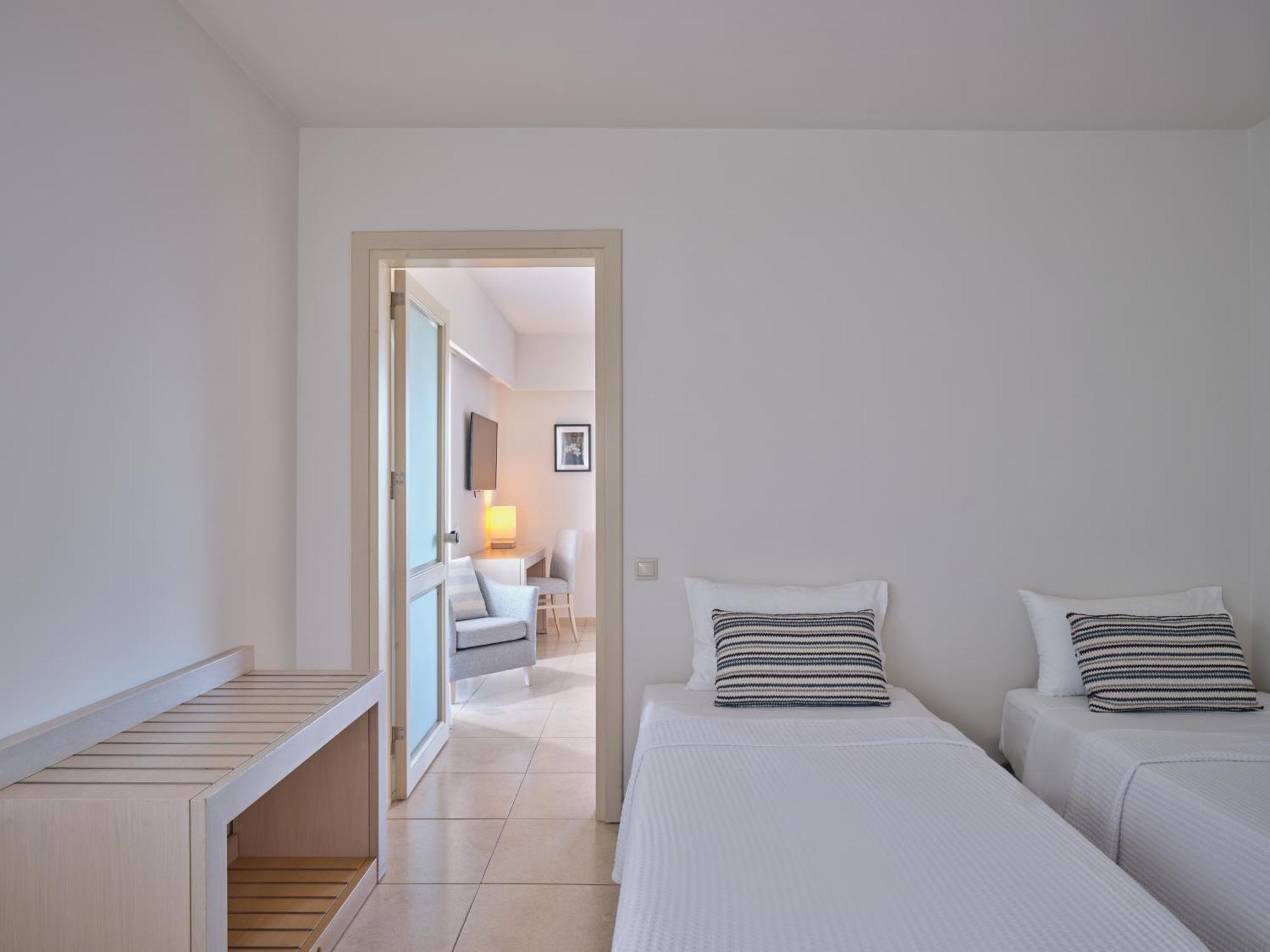 Suite with Sea View,1730048579:JPEG