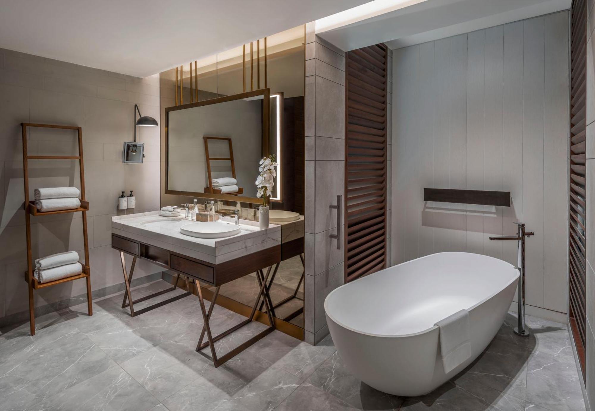 One-Bedroom Seafront King Villa - Club Lounge Access,1731732502:JPEG