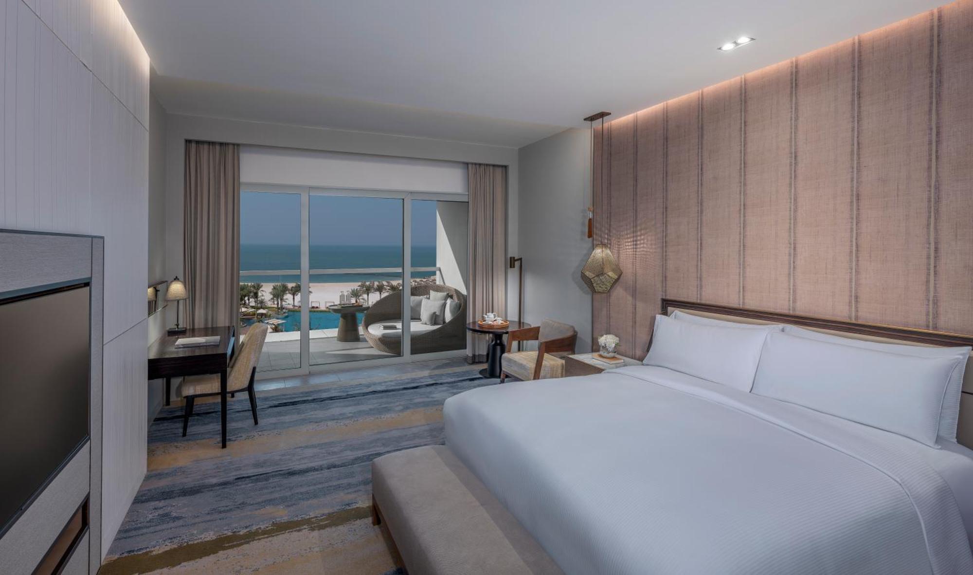 King Room with Infinity Ocean View and Club Lounge Access,1731732531:JPEG