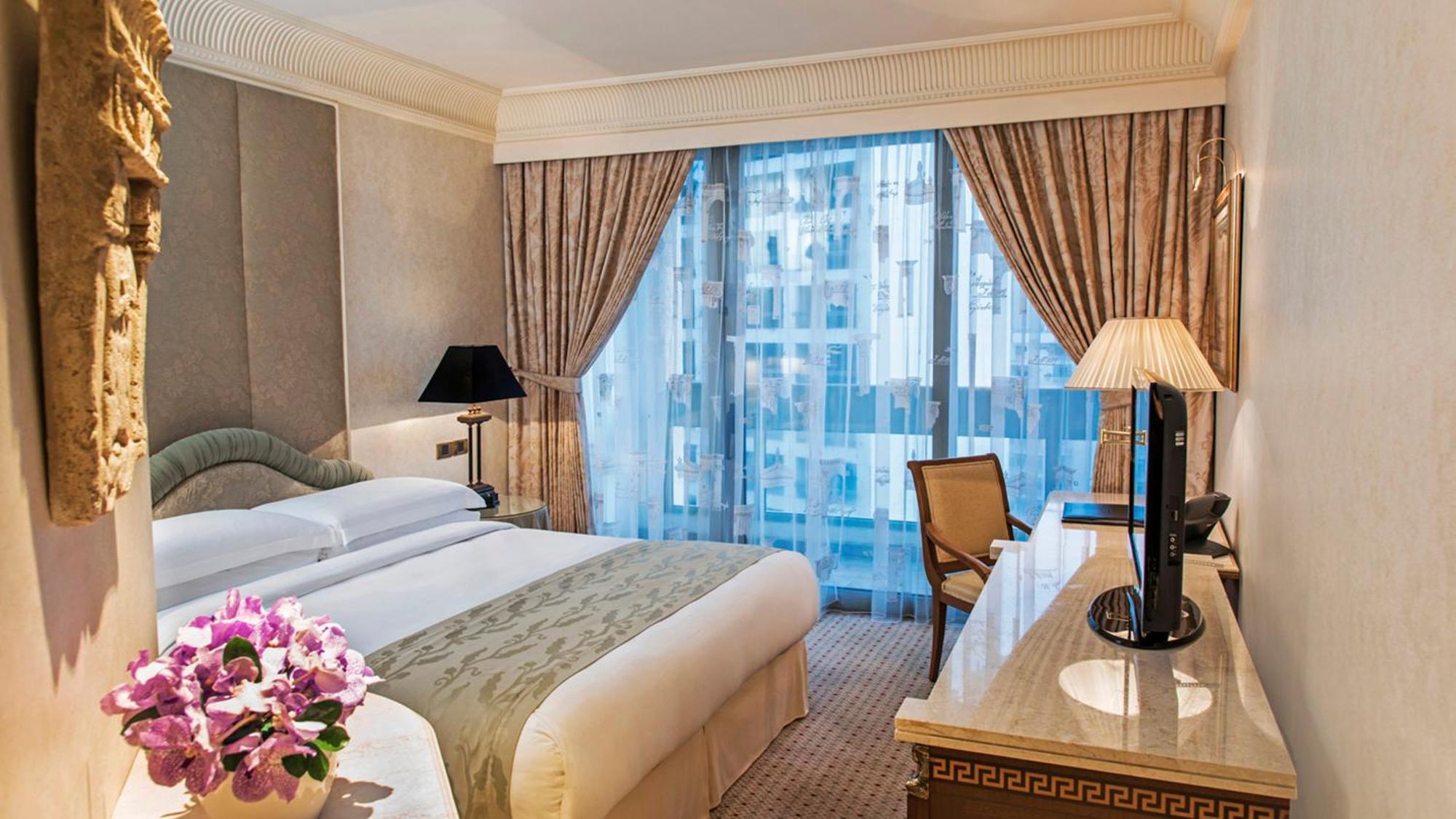 Classic Queen Room,1739378319:JPEG