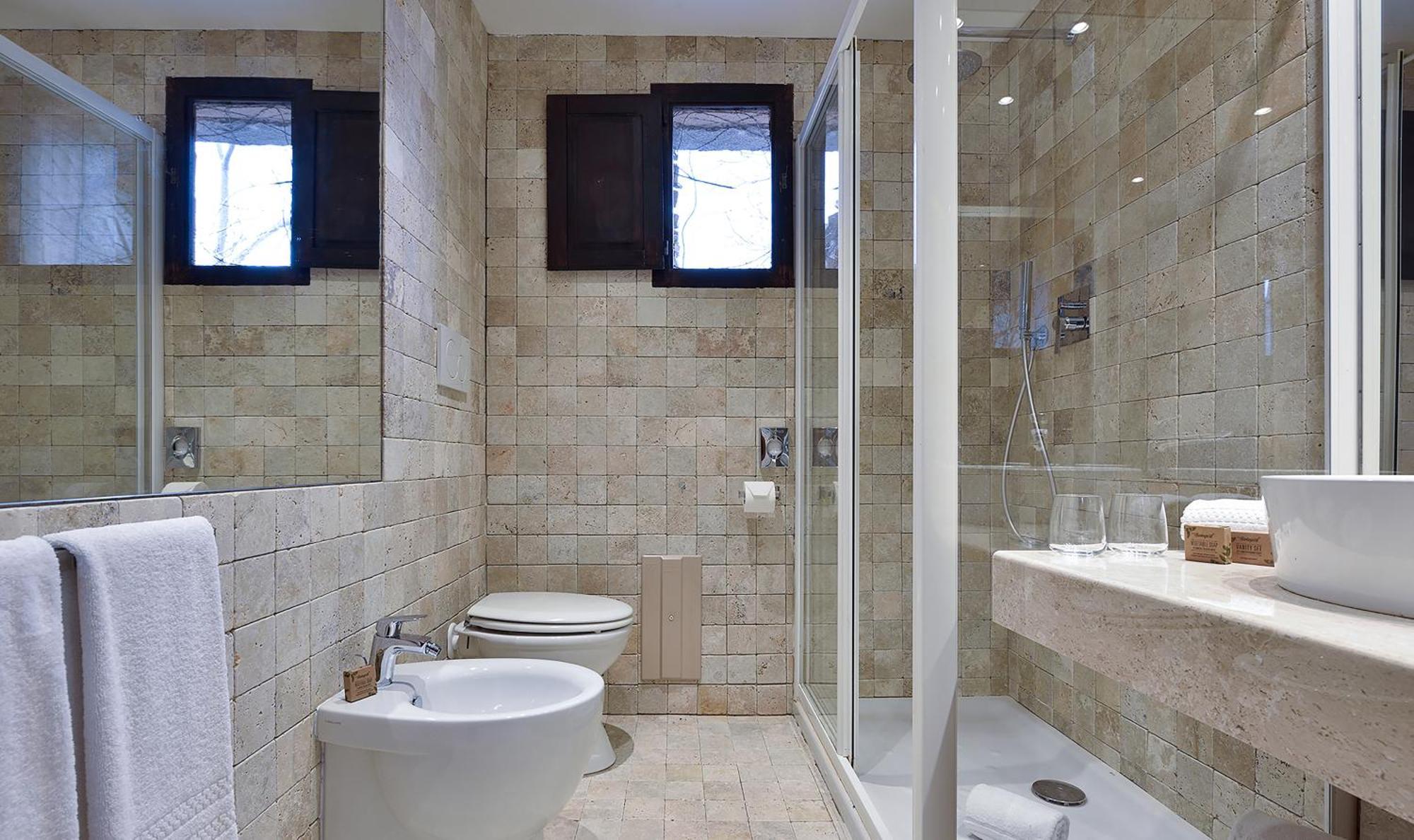 Two Connecting Double Rooms,1739394737:JPEG