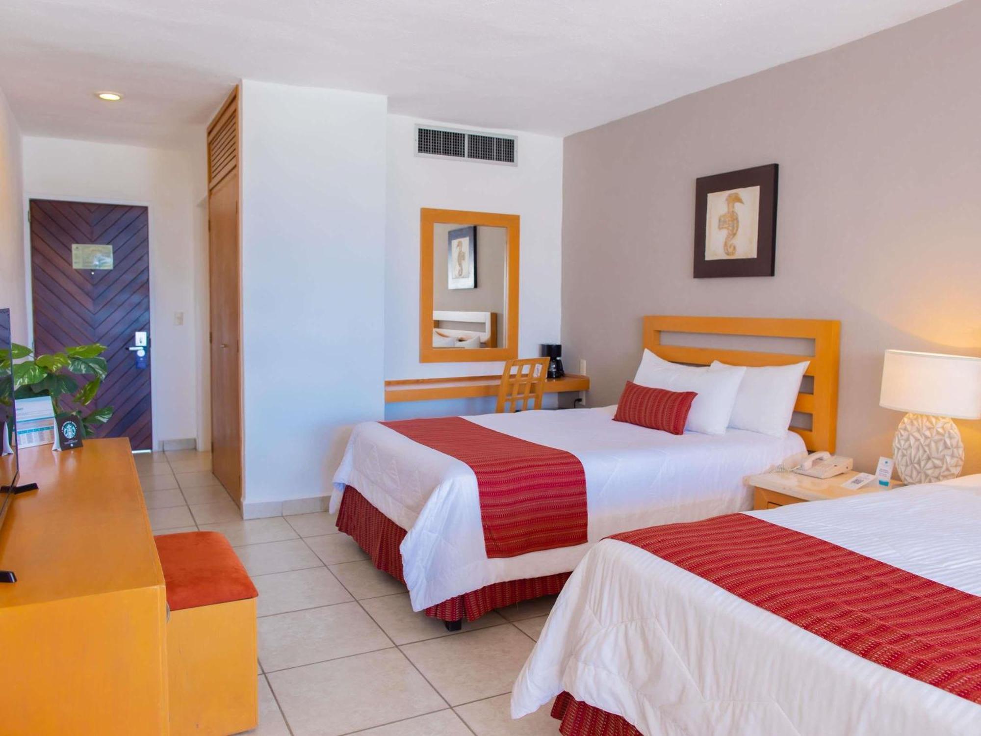Resort Club Double Room with Two Double Beds and Bath Tub - Balcony,1739412417:JPEG