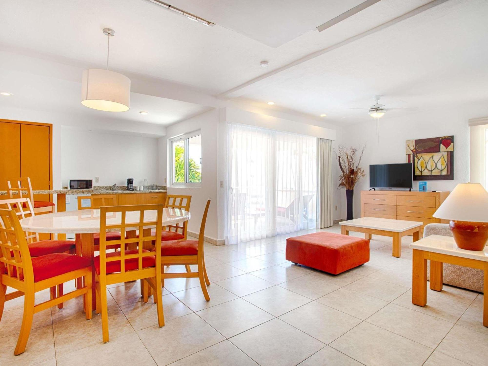 Two-Bedroom King Suite Sofa Bed Balcony Ocean Front or Two Bathrooms,1739412446:JPEG