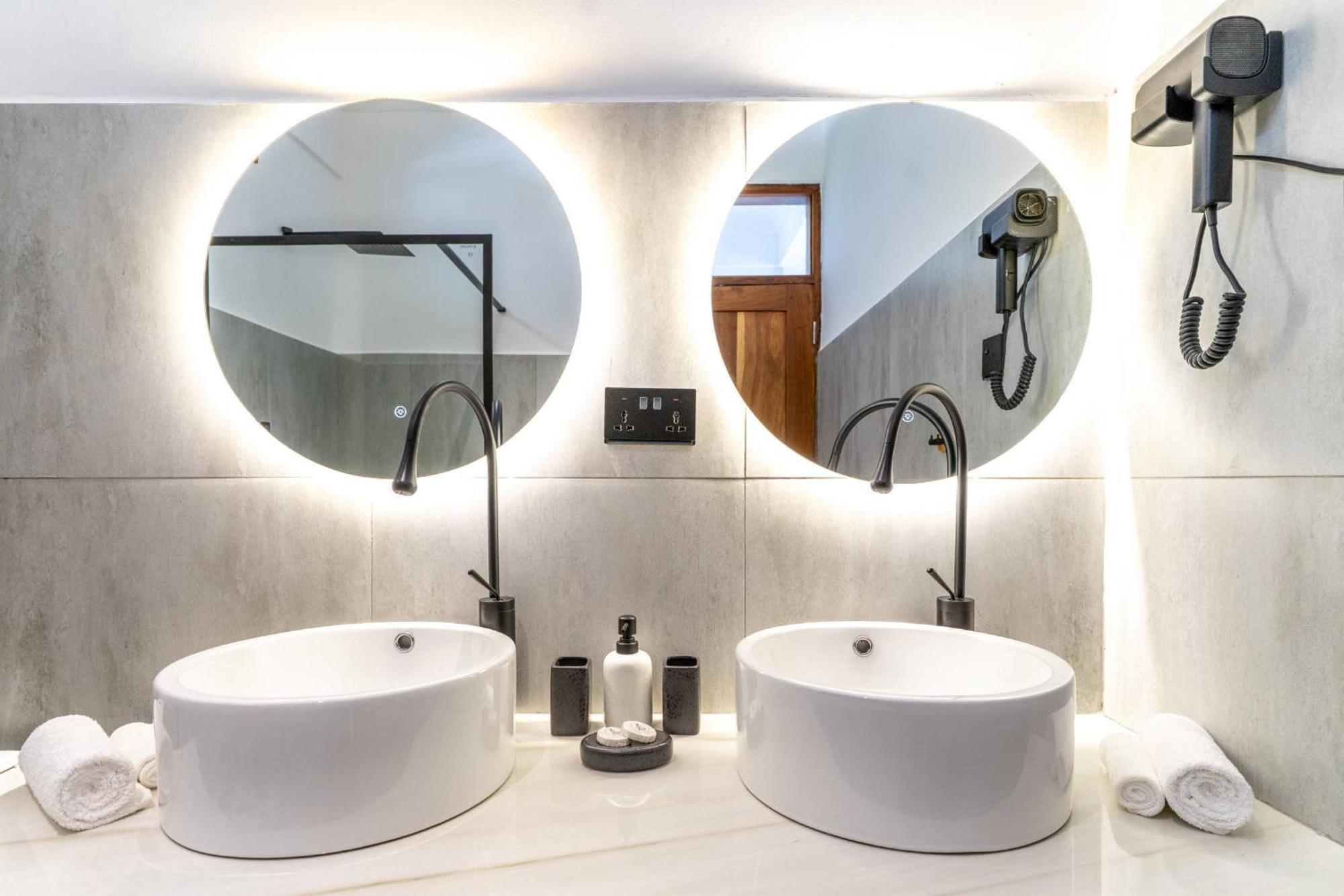 Deluxe Double Room,1739605552:JPEG