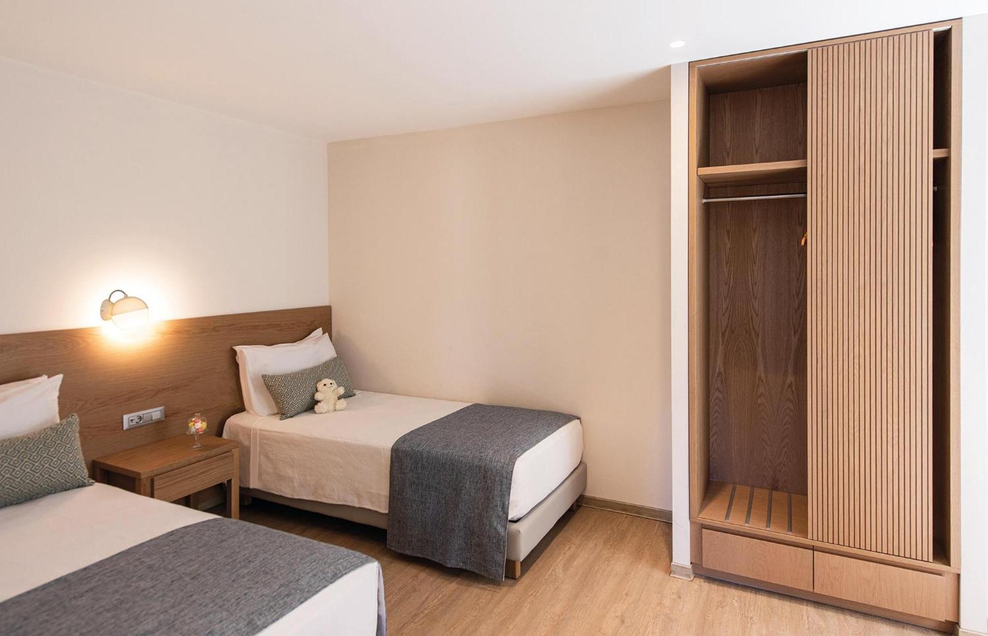 Deluxe Panorama Suite with Pool View,1742629465:JPEG