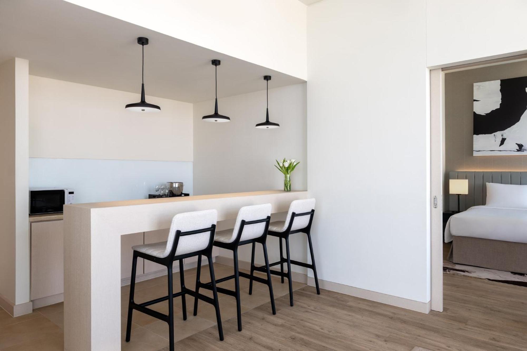 One-Bedroom Suite with Pool View and Balcony - Theme Park Access,1742643242:JPEG