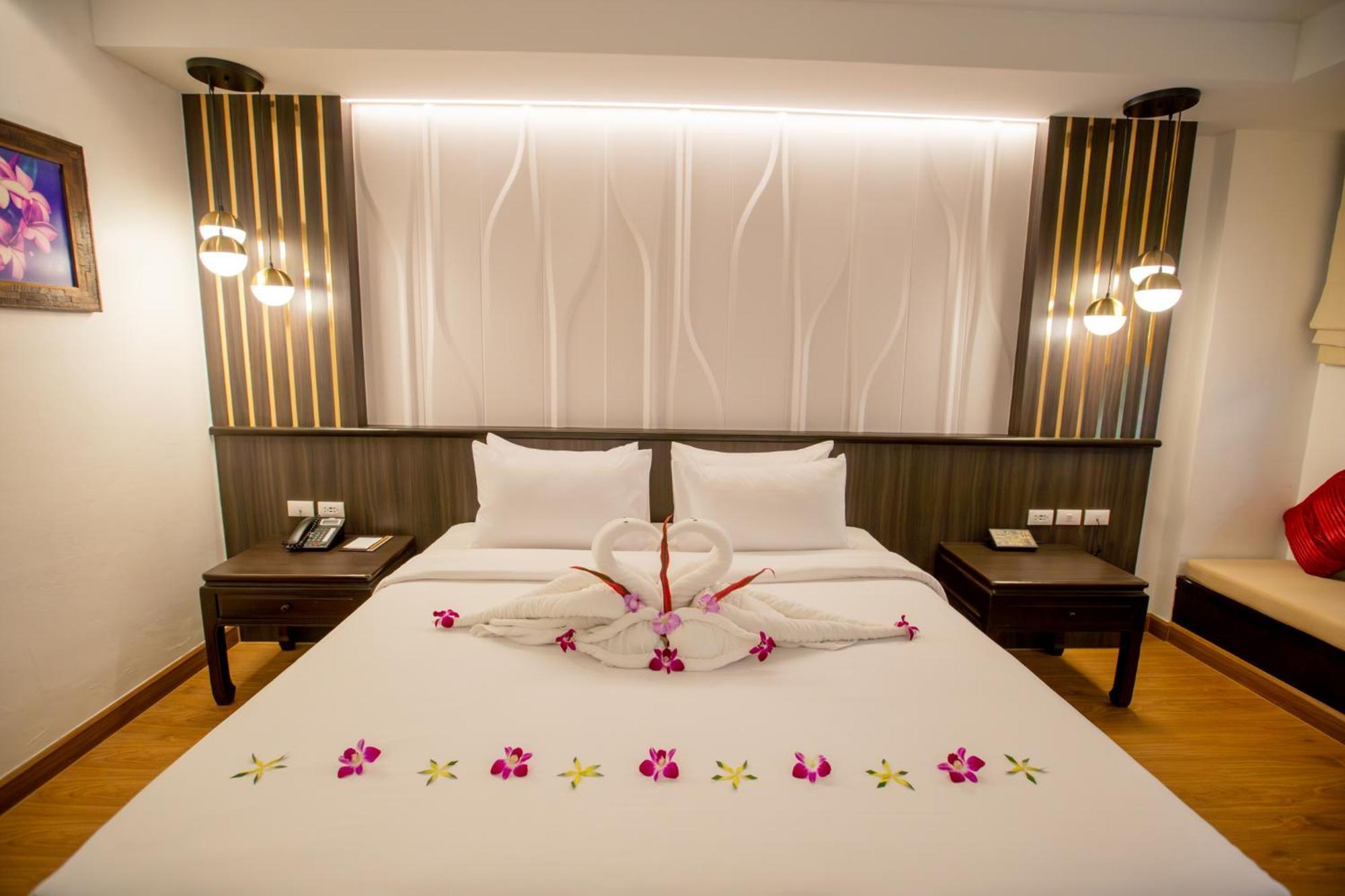 Deluxe Double or Twin Room with Outdoor Jacuzzi,1742645779:JPEG