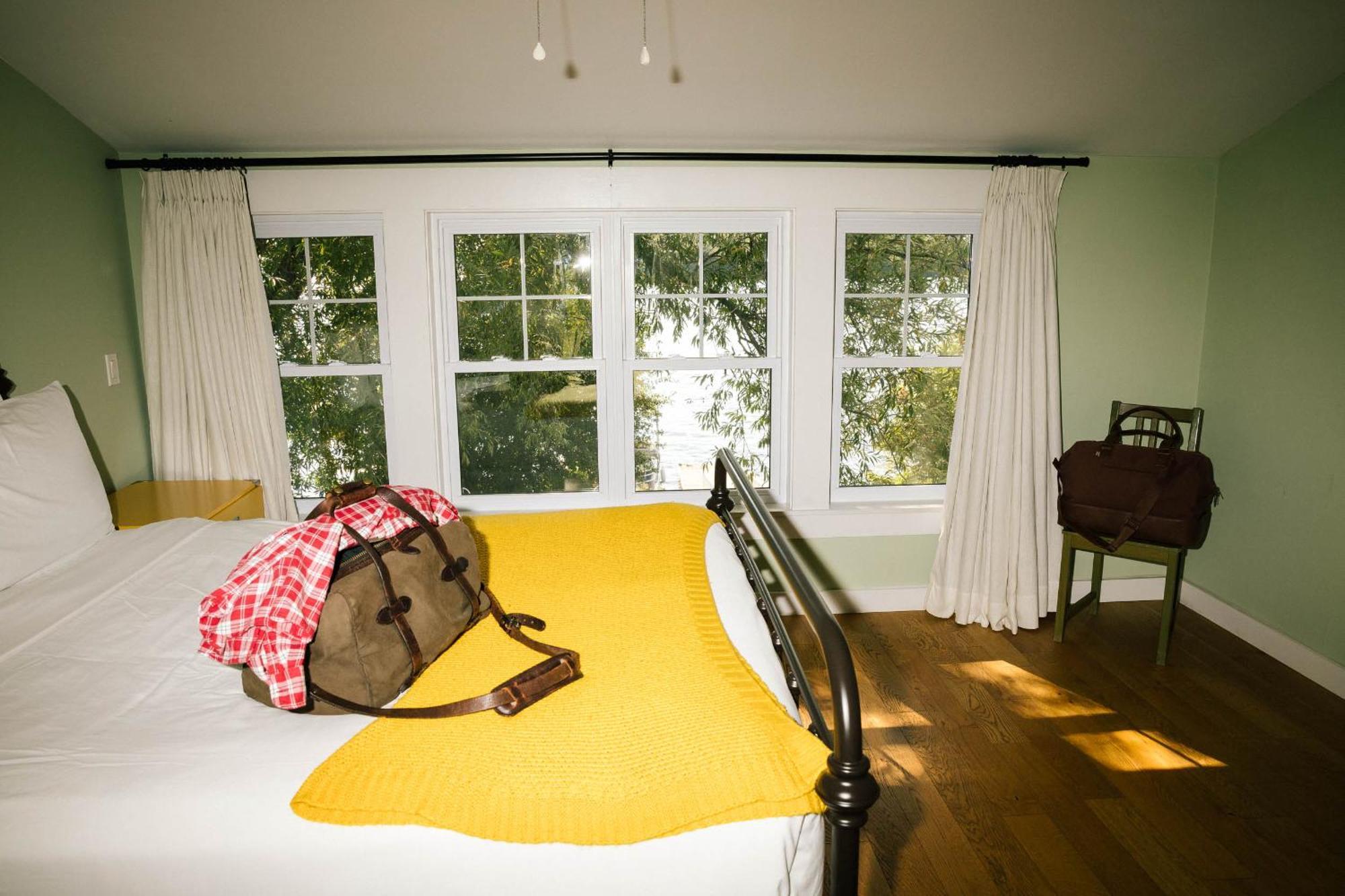 Holiday Home,1742729824:JPEG