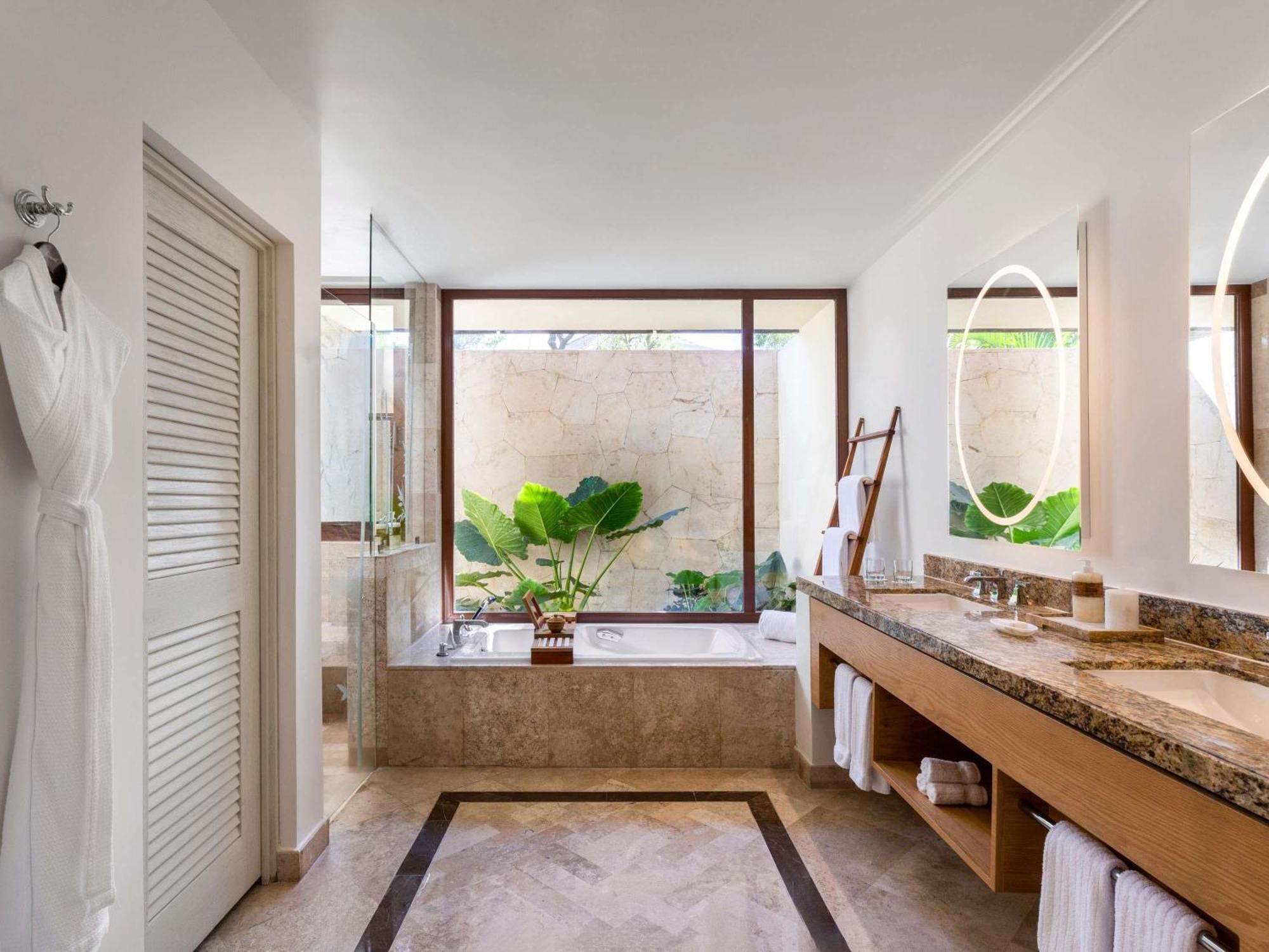 Deluxe Casita Two Queen Beds Soaking Tub Garden View,1717059554:JPEG