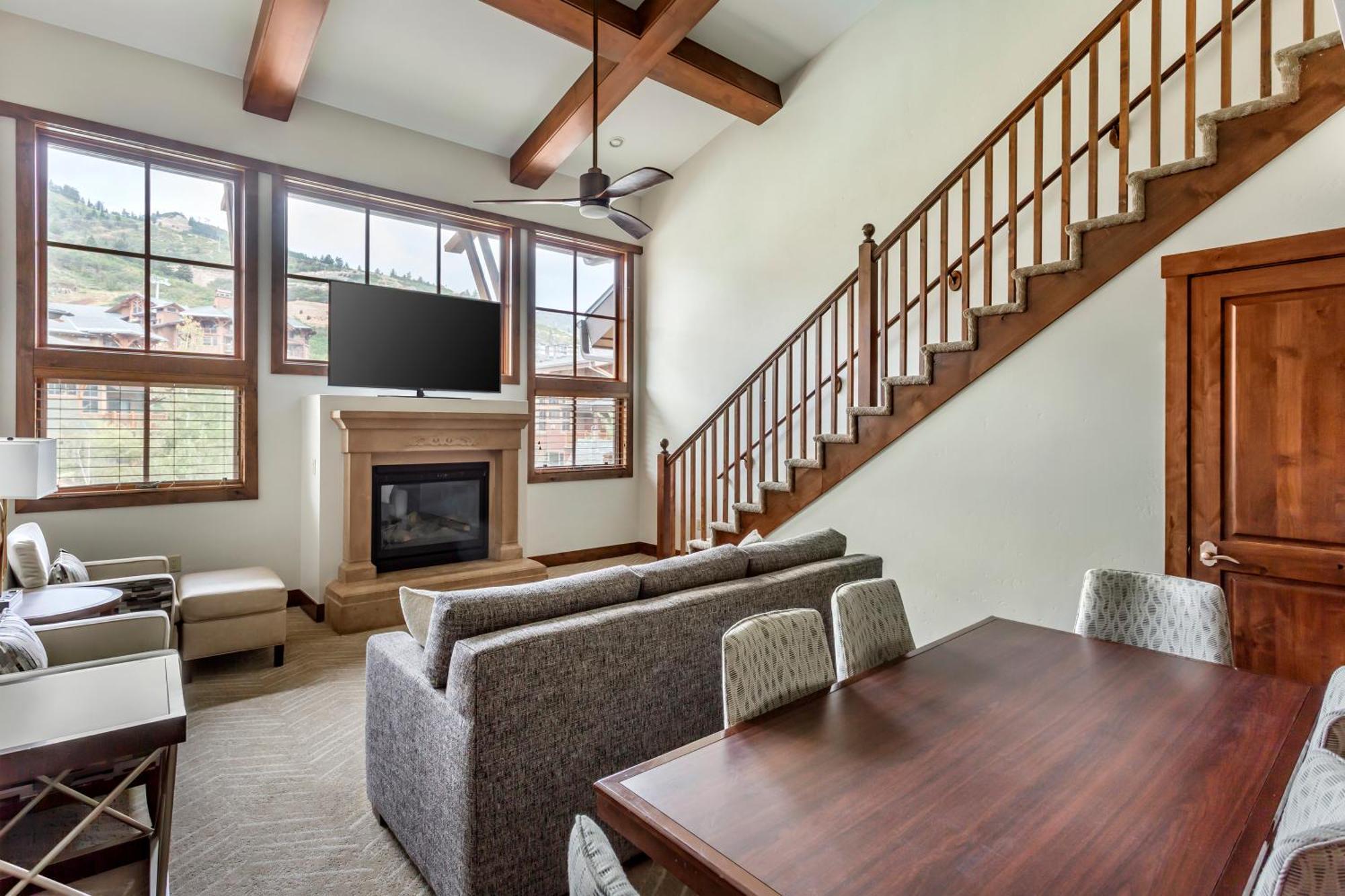 One-Bedroom King Suite with Balcony,1742792866:JPEG