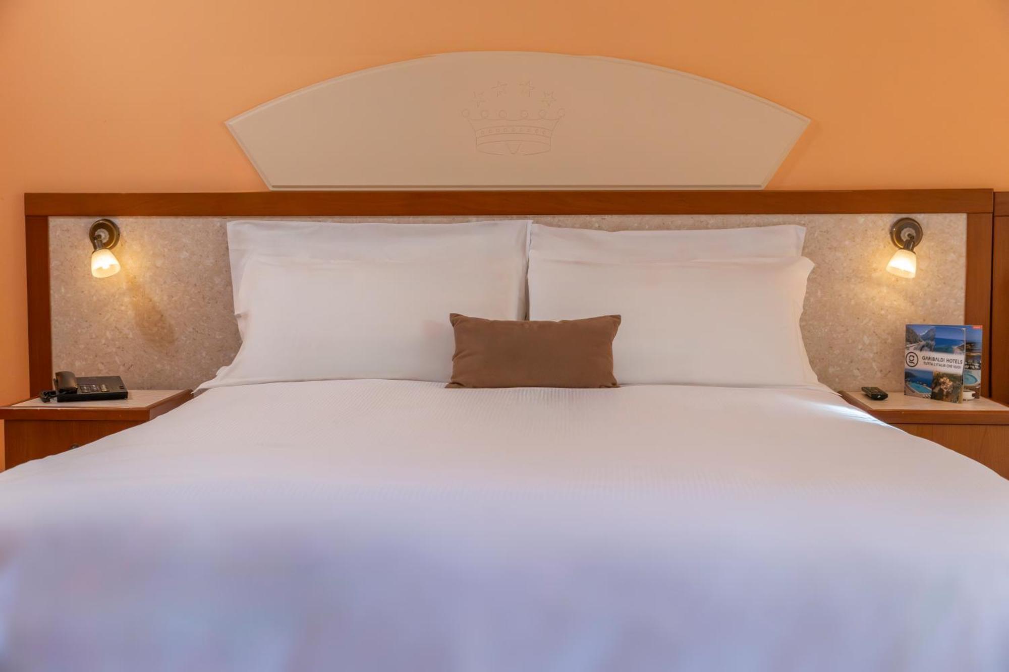 Camera Matrimoniale con Letto Supplementare