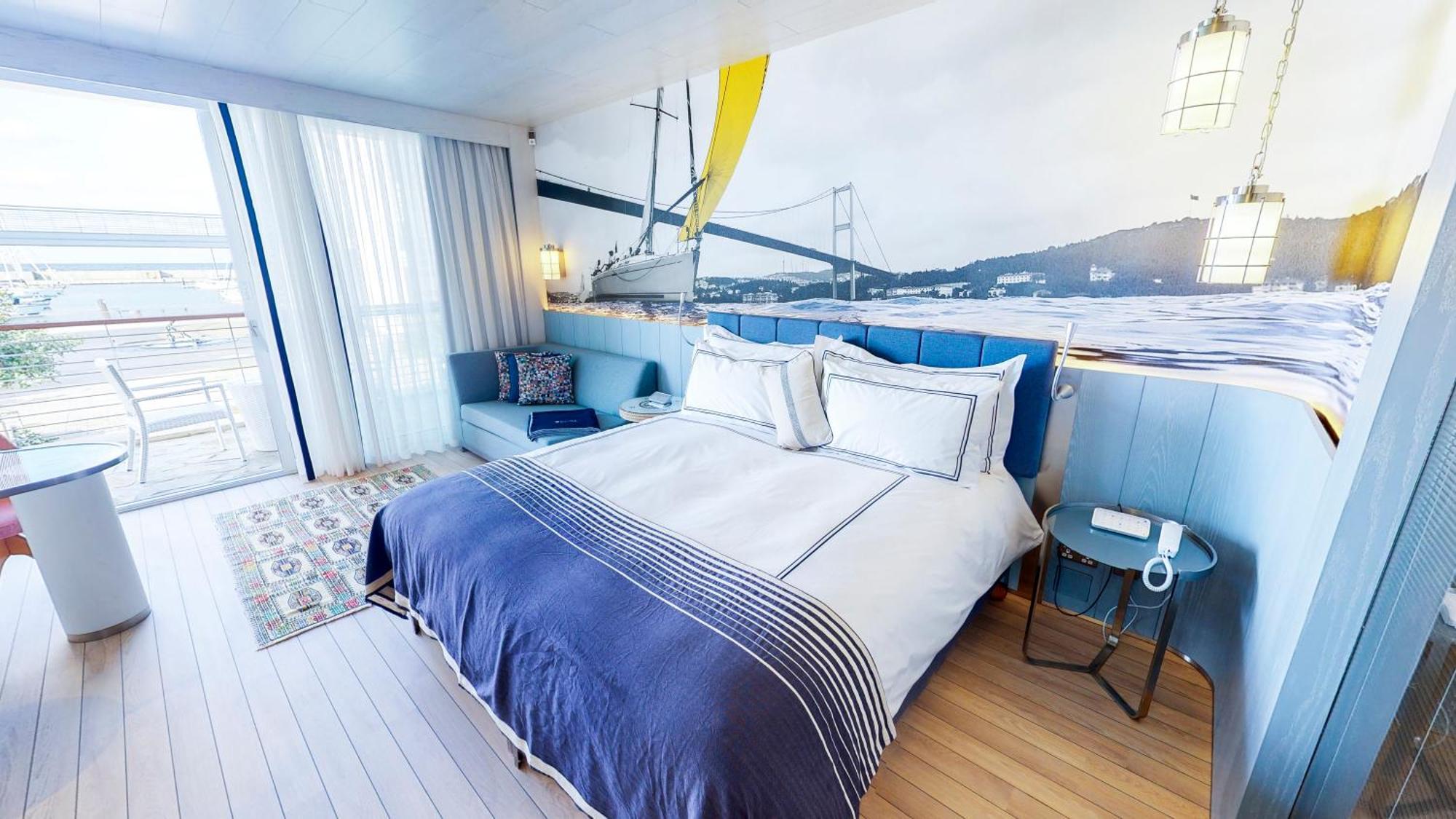 Doppelzimmer mit Balkon und Meerblick