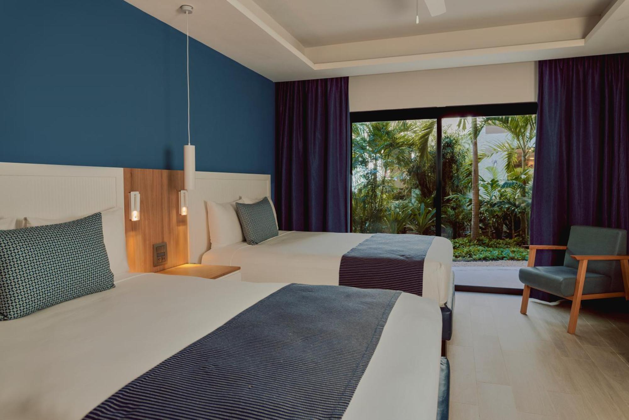 Premium Deluxe Single Room,1743660799:JPEG
