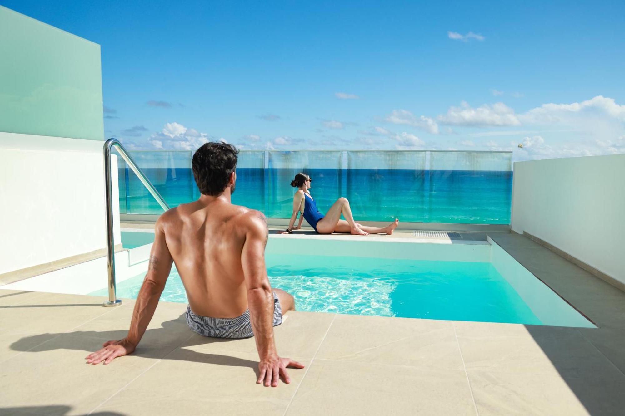SWIM-UP DOUBLE ROOM OCEAN VIEW 18YRS,1744007350:JPEG