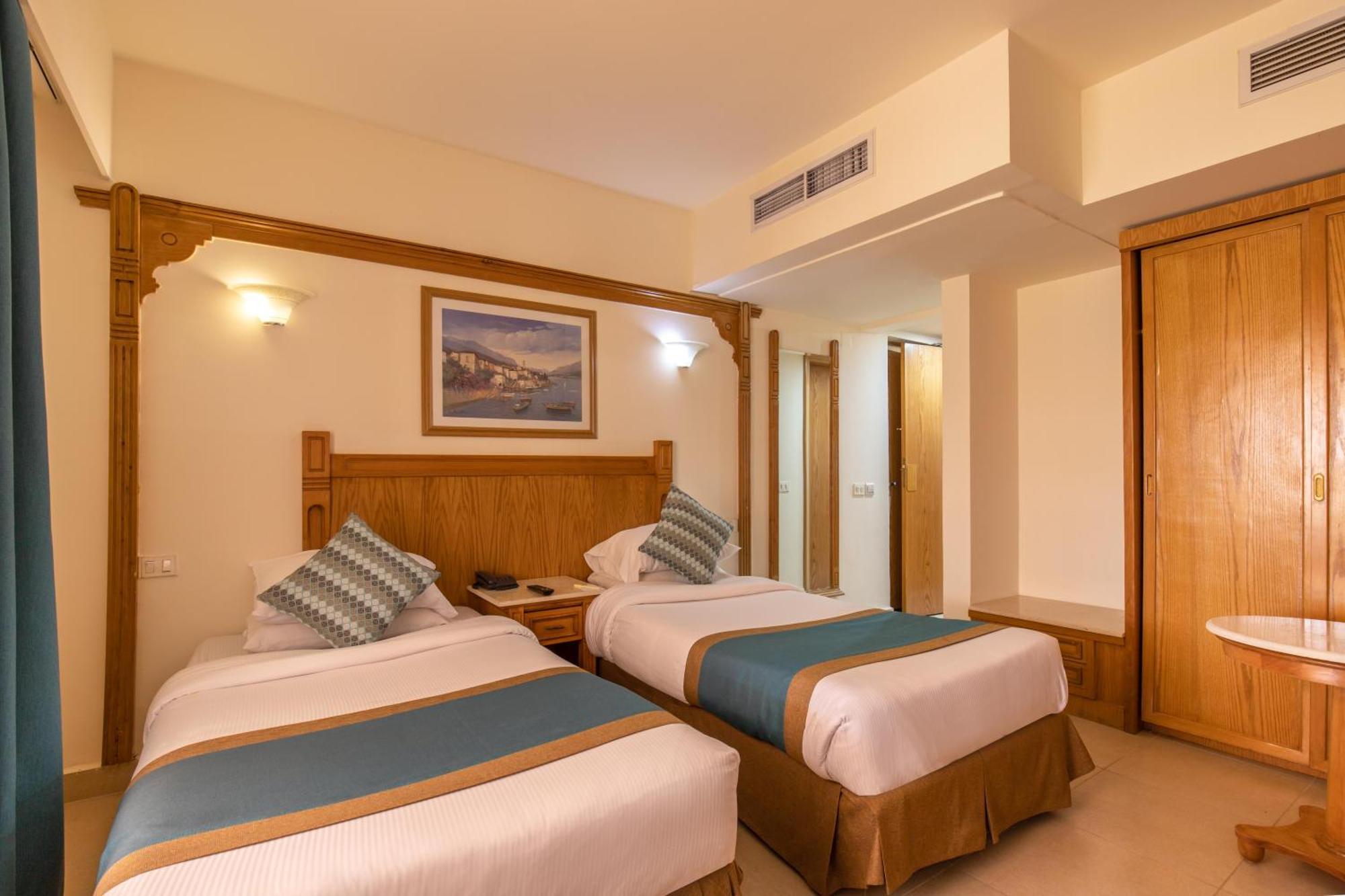 Superior Family Room,1746850136:JPEG