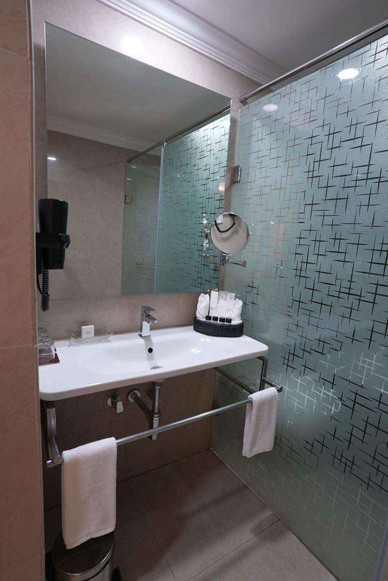 Grand Deluxe Rooms Direct Pool Access,1746884175:JPEG