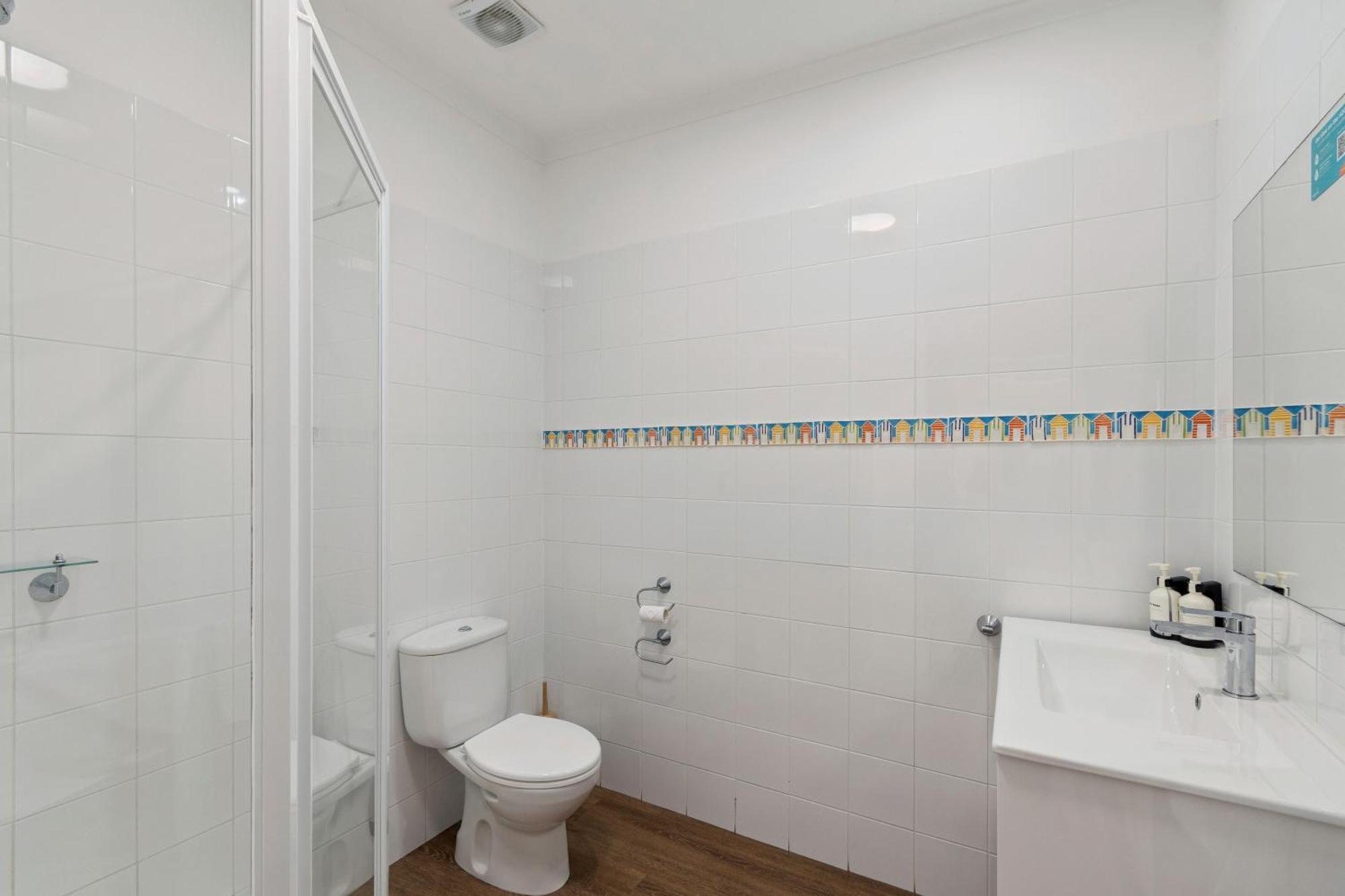 Lakefront Apartment,1746968398:JPEG