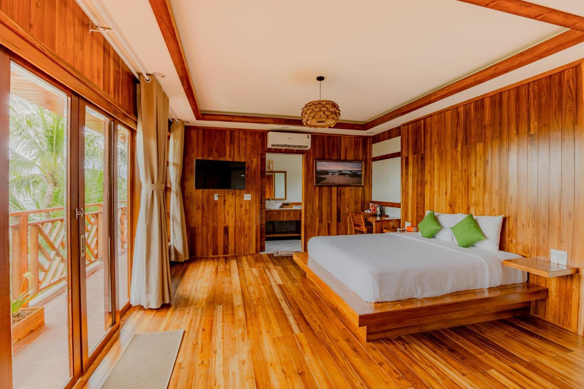 Doppelzimmer mit Balkon und Meerblick