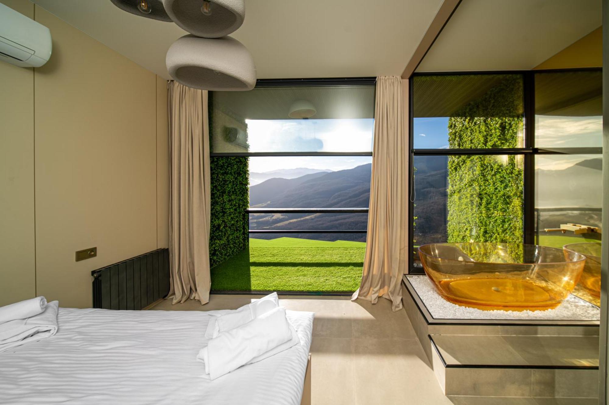 King Suite with Spa Bath