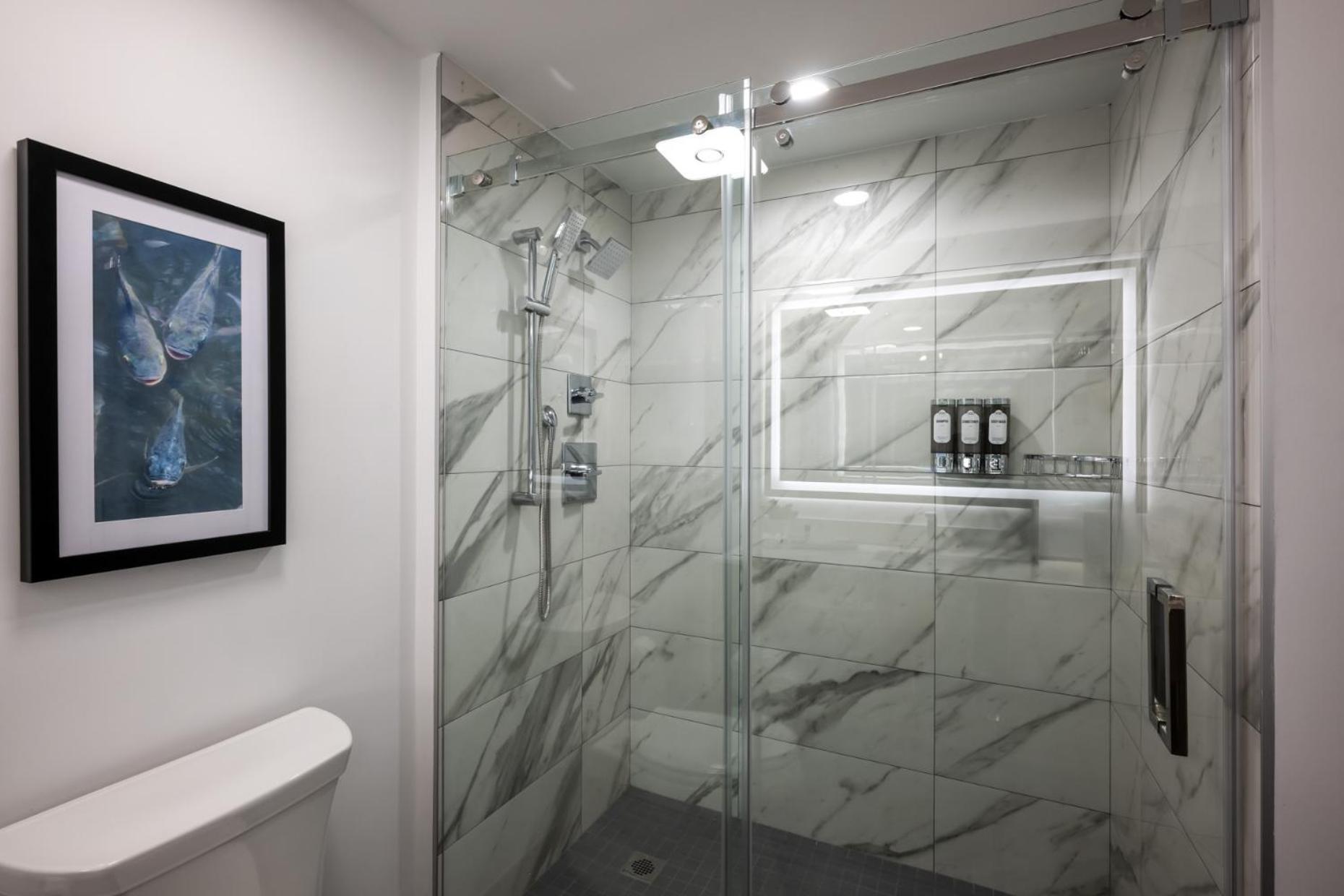 Executive King,1756423359:JPEG