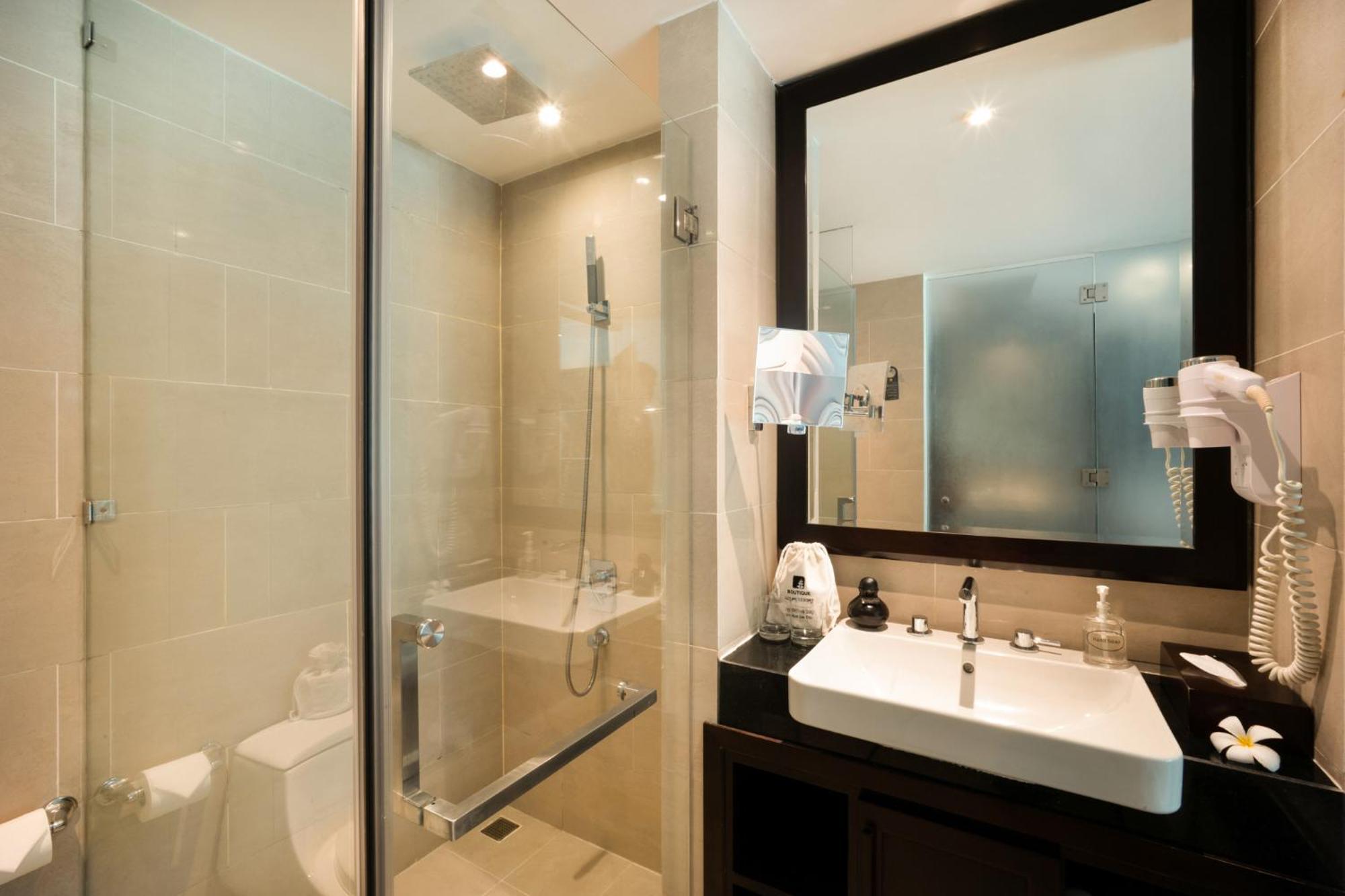 Premier Deluxe Room with Pool or Garden View,1756434799:JPEG