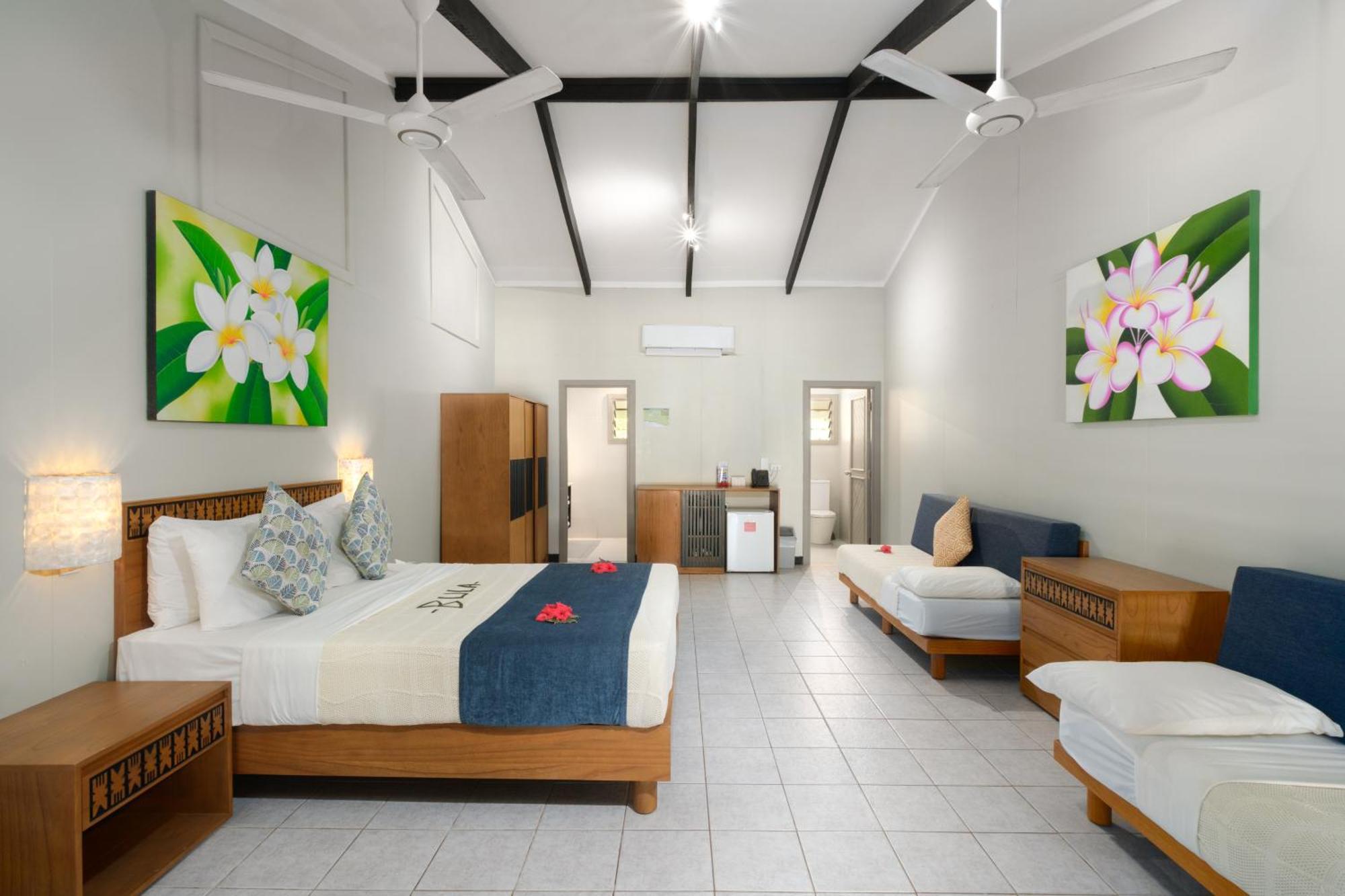 Poolside Room,1756440681:JPEG